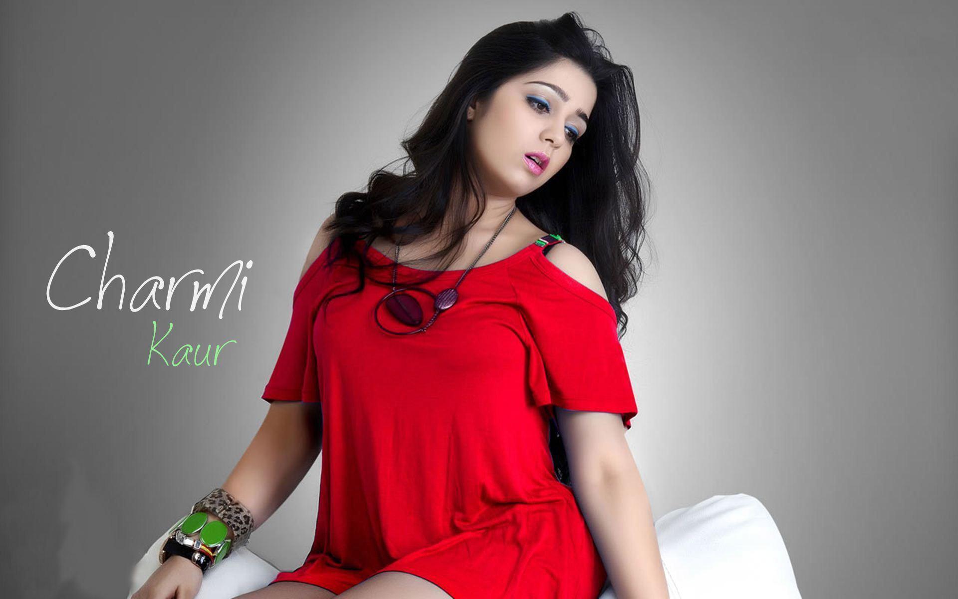 South Indian Actress Wallpapers South Indian Actress - Charmi Kaur In Hd - HD Wallpaper 