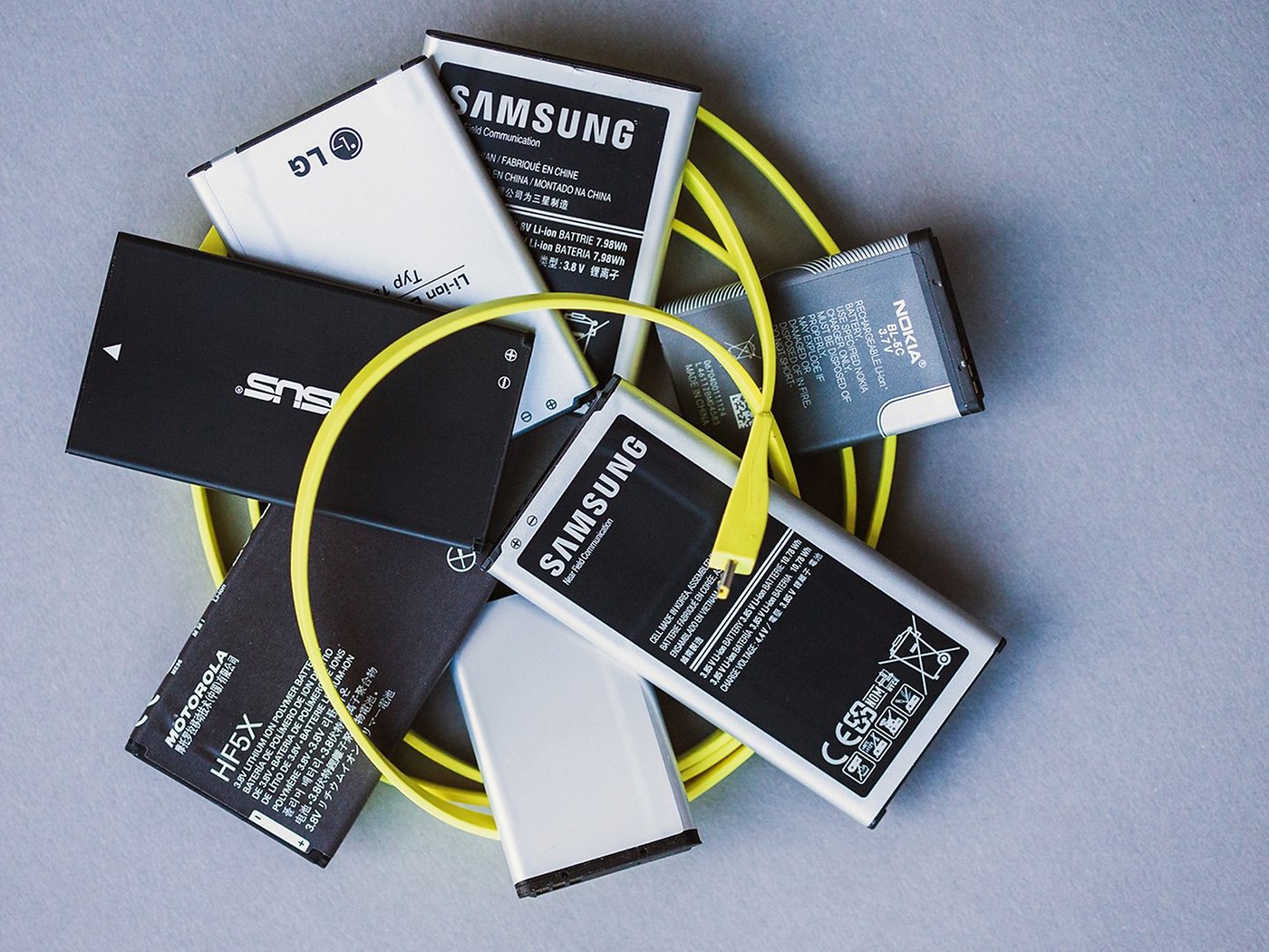 Thay Pin Điện Thoại - HD Wallpaper 