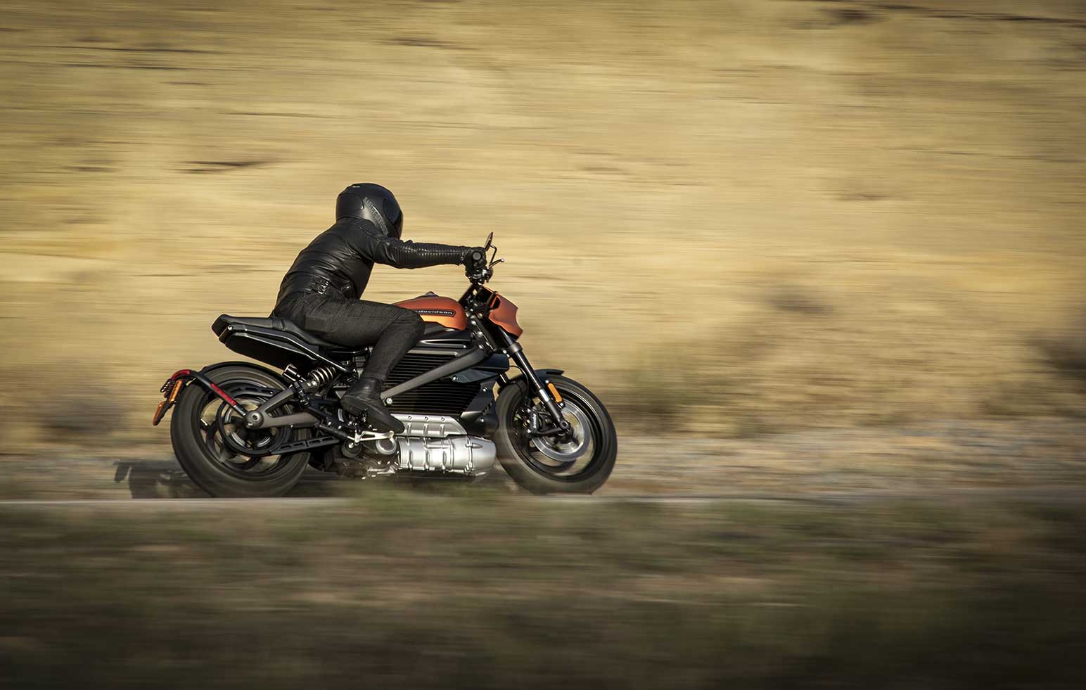 Live Wire Harley - HD Wallpaper 