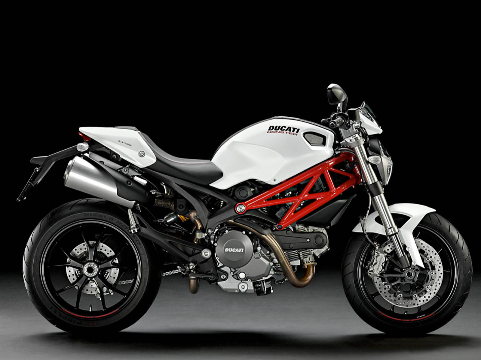 Ducati Monster Streetfighter Bike - Monster 796 - HD Wallpaper 