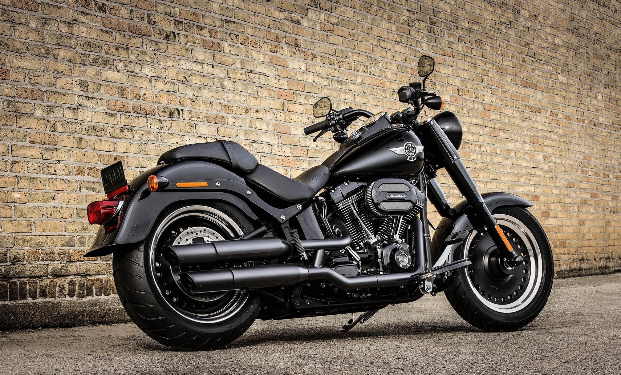 Harley Davidson Bikes Wallpapers - Fat Boy Harley Davidson Price - HD Wallpaper 