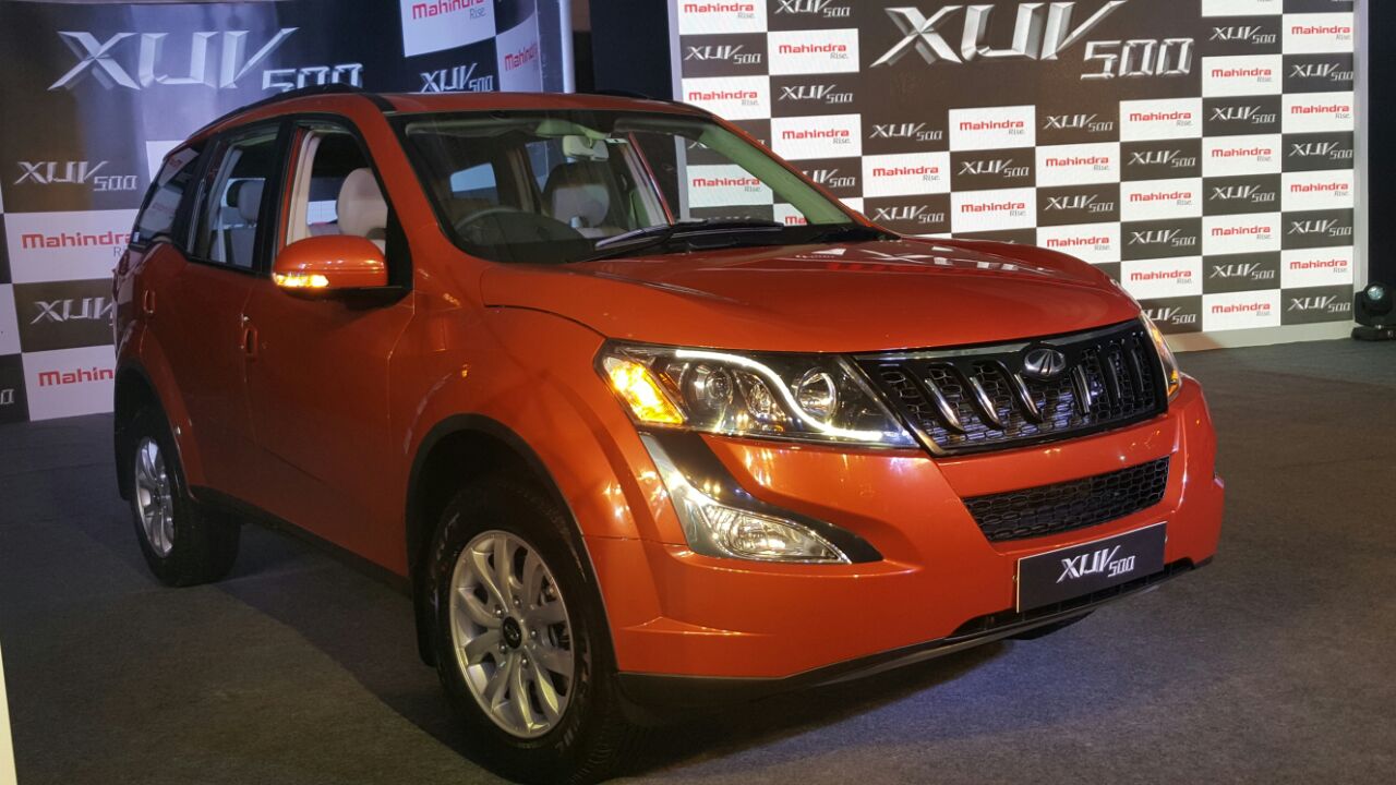 New Model Mahindra Xuv500 Background Wallpaper - Mahindra Xuv500 - HD Wallpaper 