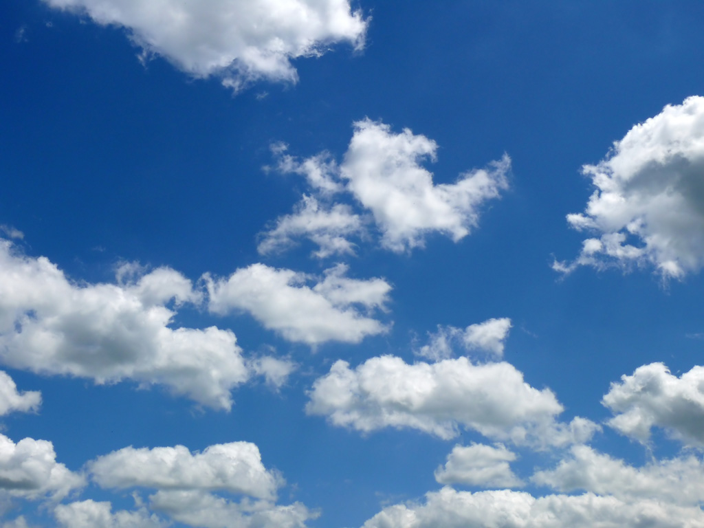 Beautiful Blue Cloudy Sky - HD Wallpaper 