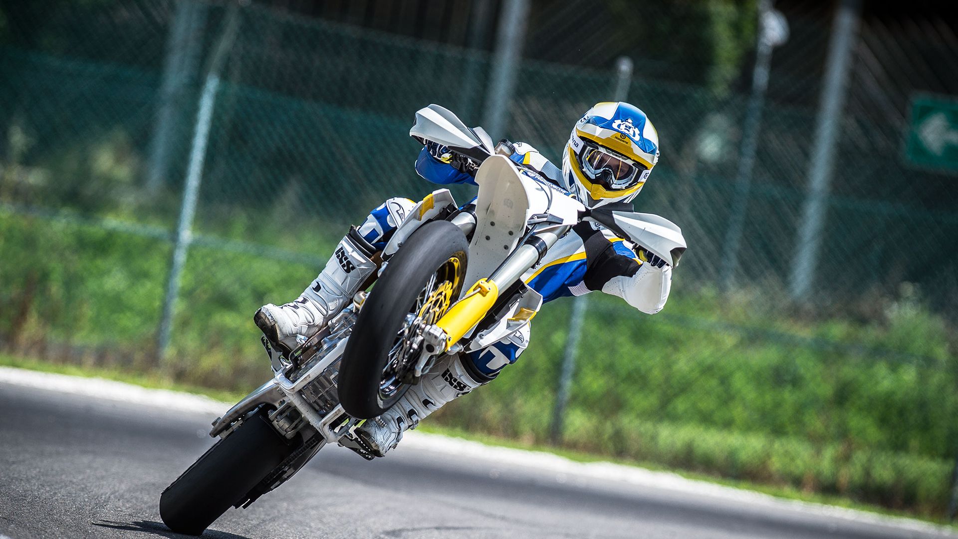 Husqvarna 501 - HD Wallpaper 