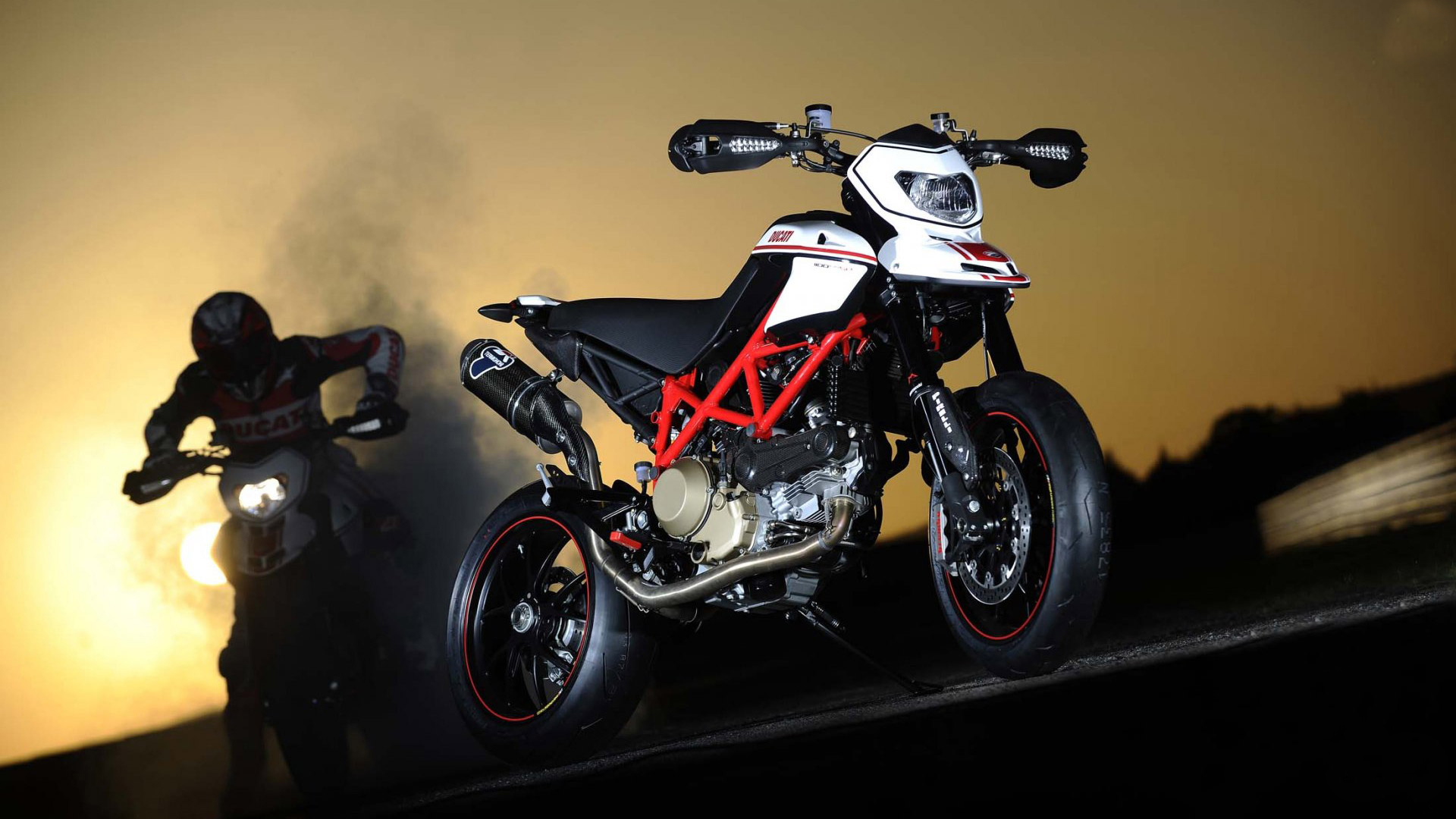 Ducati Hypermotard Evo Sp - HD Wallpaper 