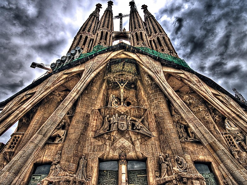 La Sagrada Familia Wallpaper - Sagrada Familia ("expiatory Temple Of The Holy Family") - HD Wallpaper 