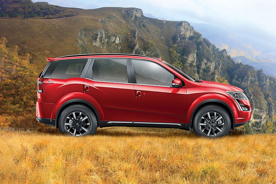 Xuv 500 W8 Black - HD Wallpaper 