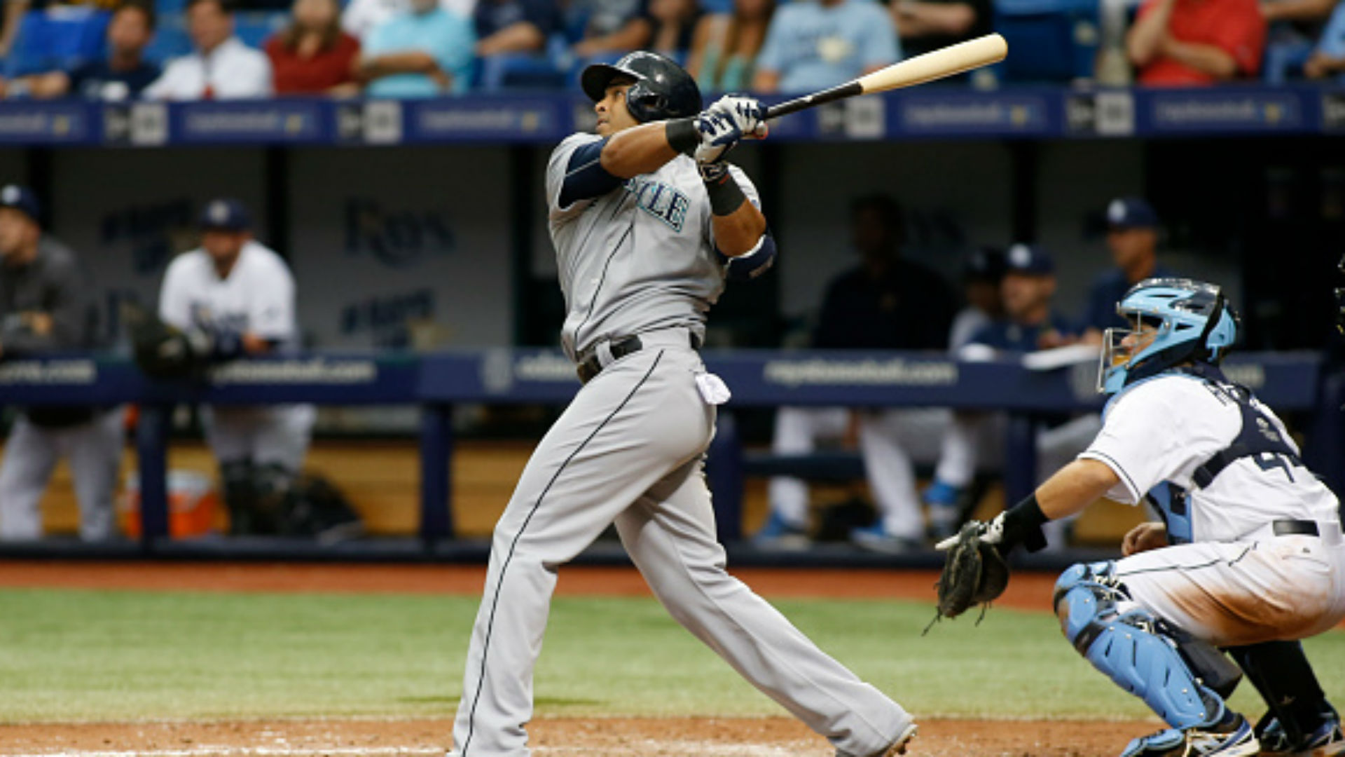 Nelson Cruz Wallpaper Nelson Cruz Sends A Pitch Swimming - Nelson Cruz