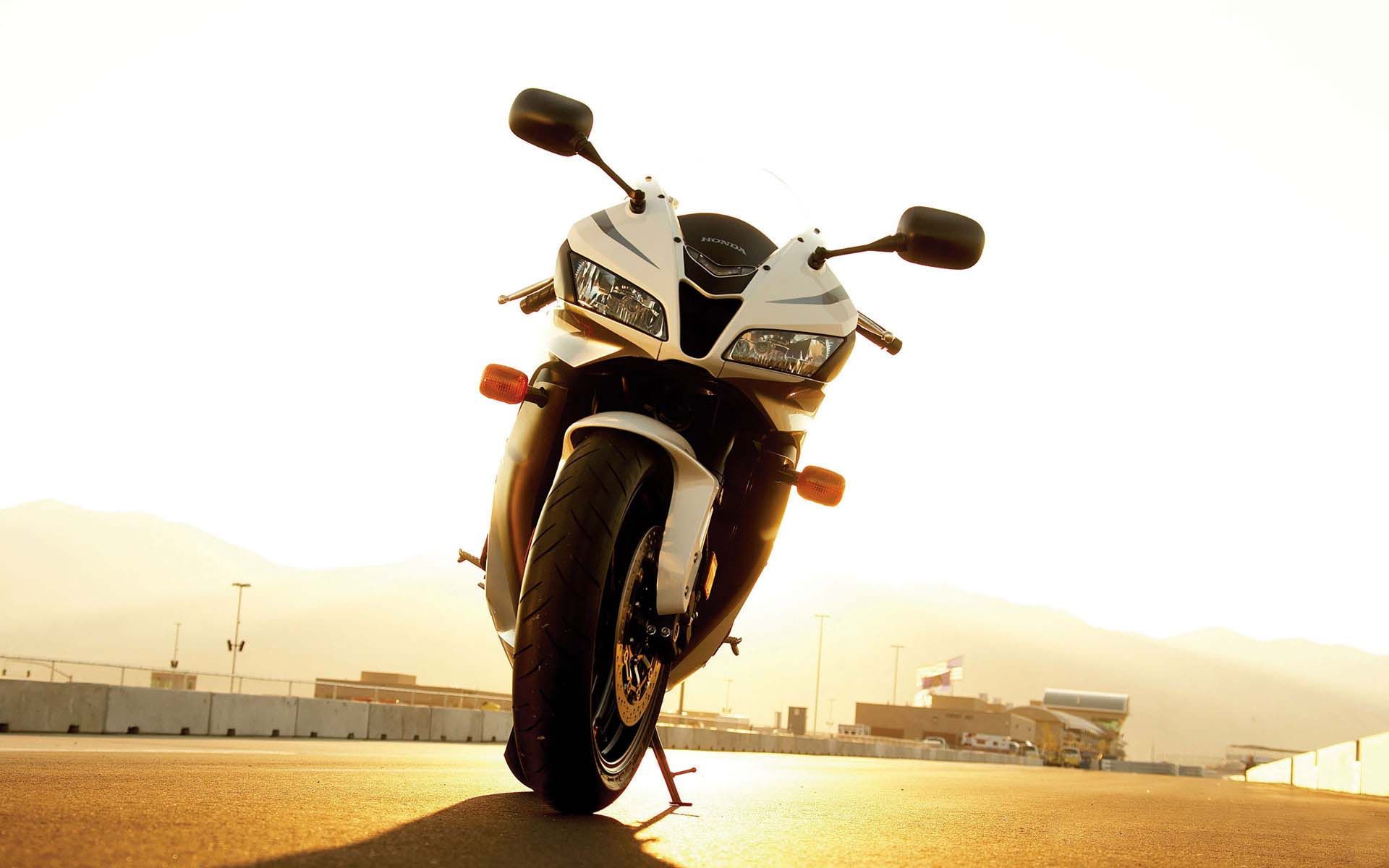 Honda Cbr 600 Rr Bike Wallpaper - Honda Cbr 600 Rr 2007 - HD Wallpaper 