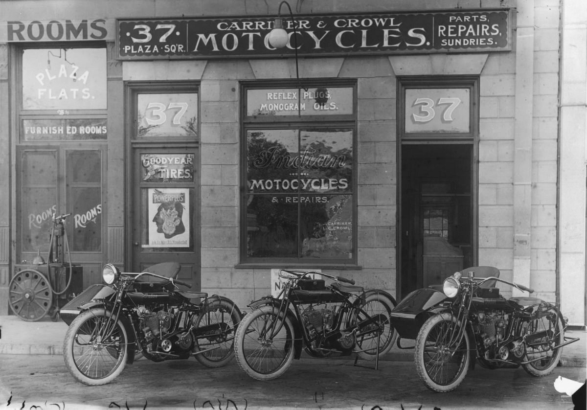 Vintage Motorcycle Wallpaper Mobile Desktop - Vintage Indian Motorcycle Store - HD Wallpaper 
