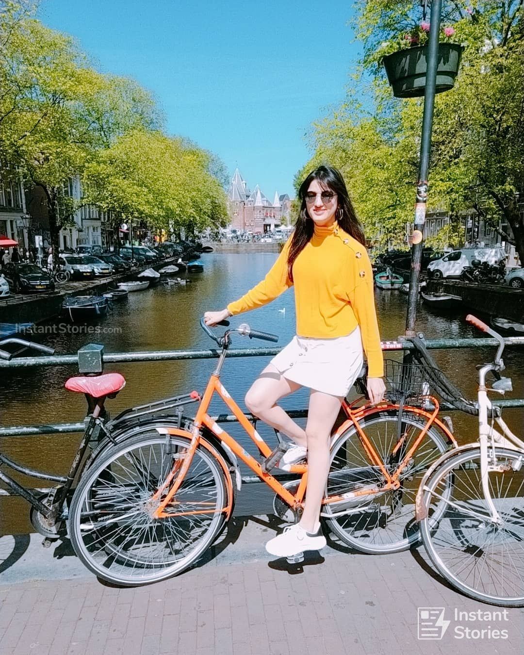 Richa Panai Latest Hot Hd Photos/wallpapers (11384) - Hybrid Bicycle - HD Wallpaper 