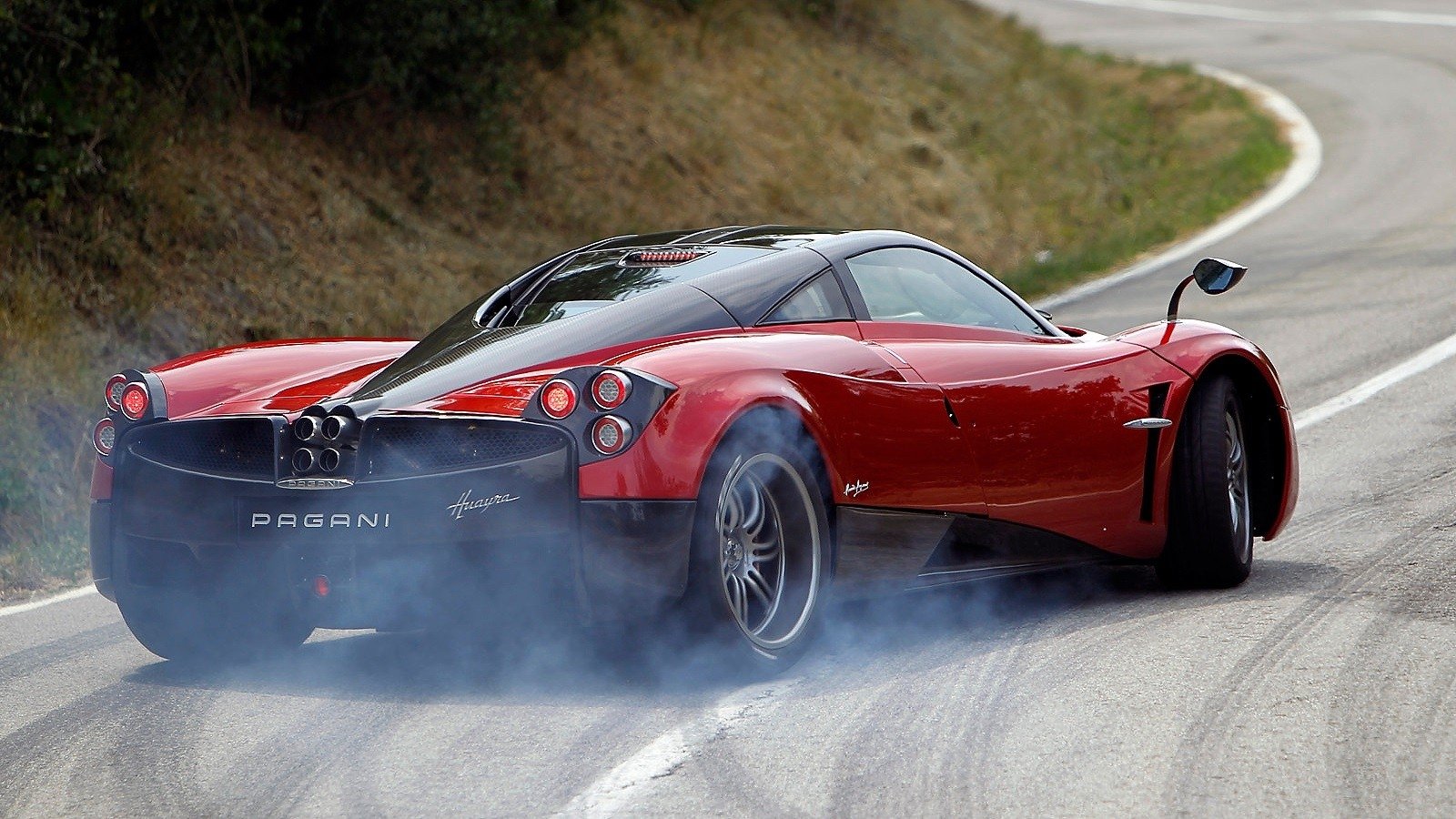 Pagani Huayra Wallpaper Hd - HD Wallpaper 