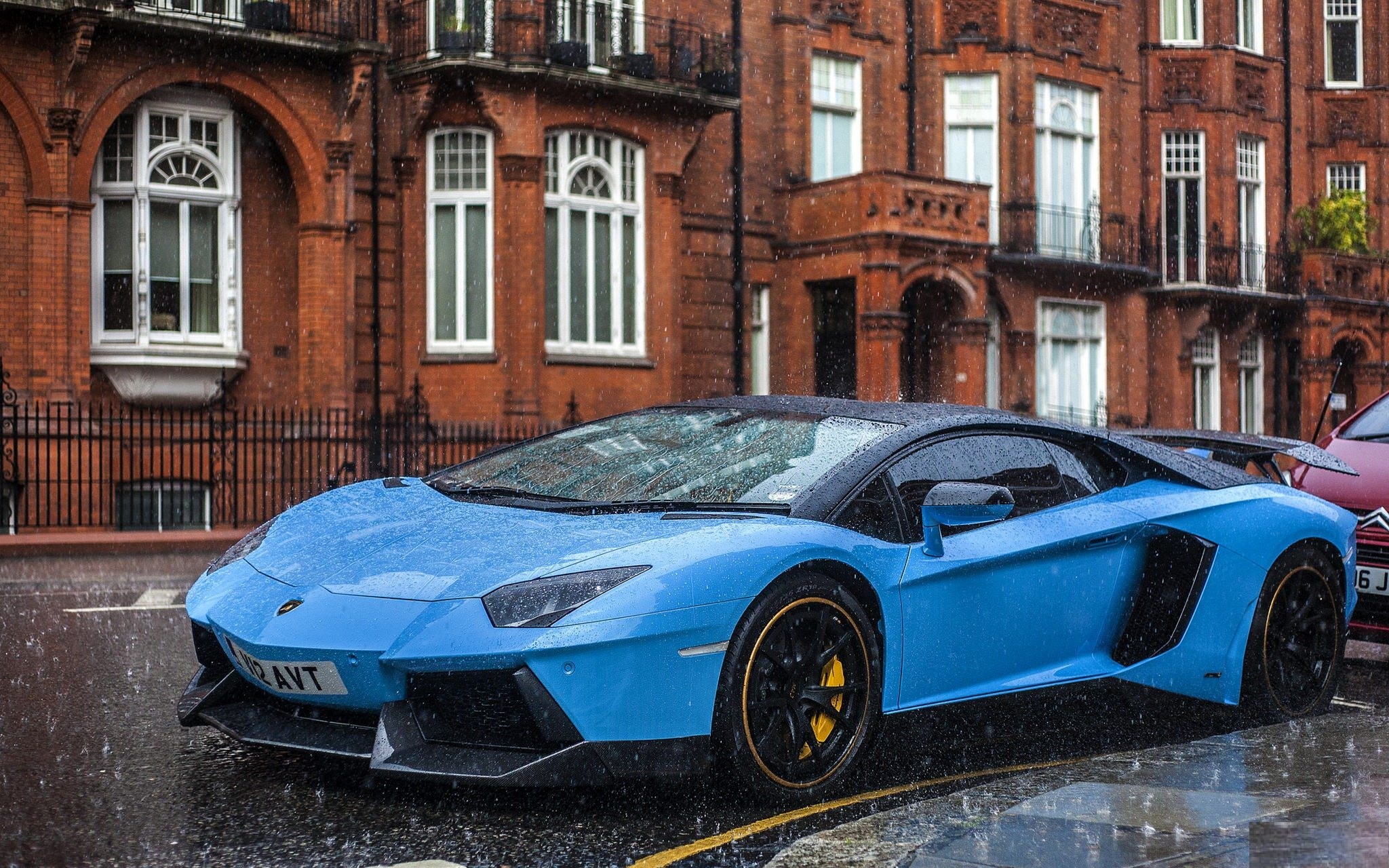 Aventador Lamborghini Blue Car In Rain Hd Luxury Wallpaper - Luxury Cars Wallpaper Hd Download - HD Wallpaper 