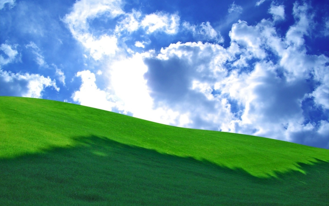 Grass Green Hill & Cloudy Sky Wallpapers - Green Hill And Sky Background - HD Wallpaper 