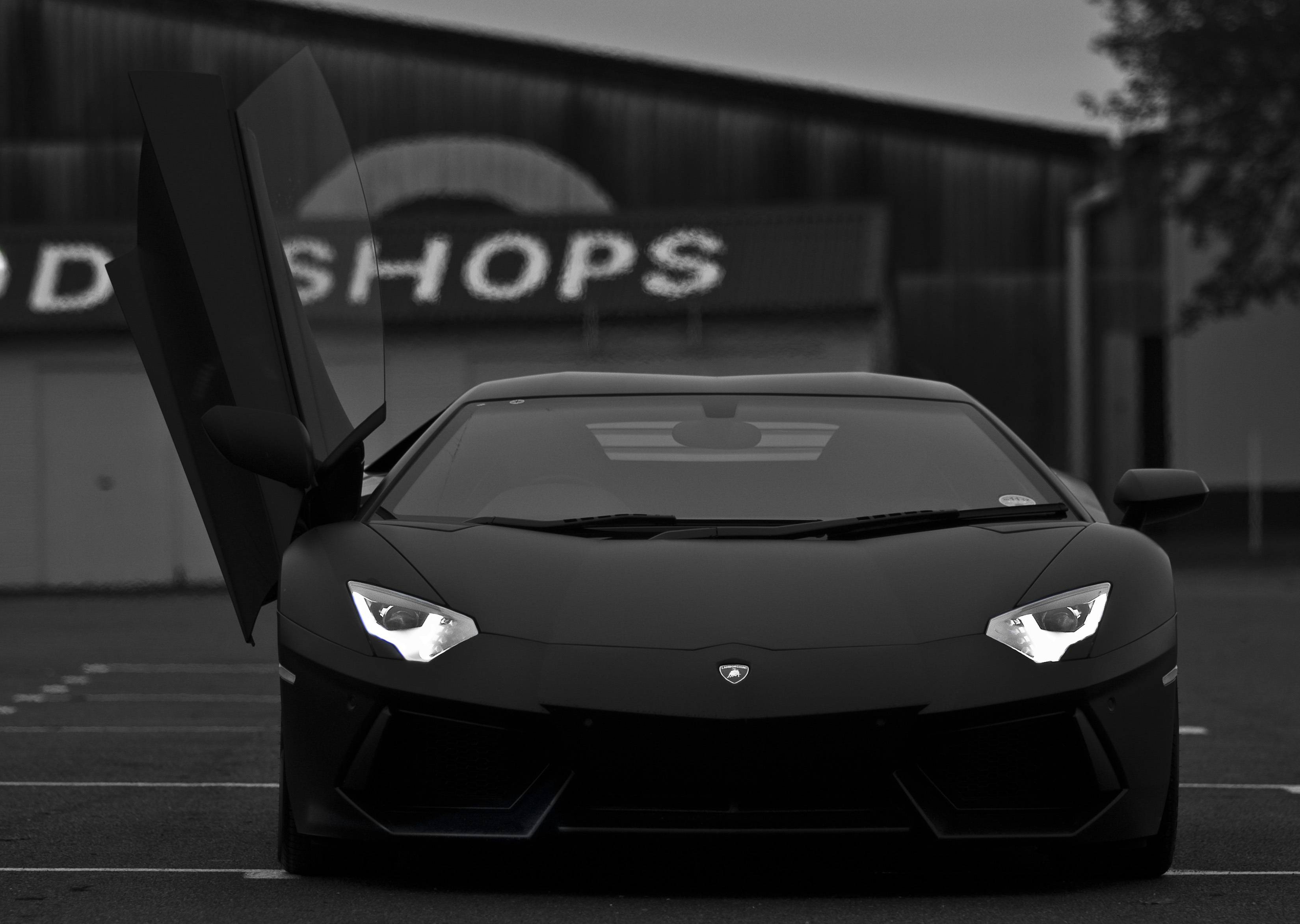 Wallpaper Of Lamborghini - Black Lamborghini Aventador Light - HD Wallpaper 