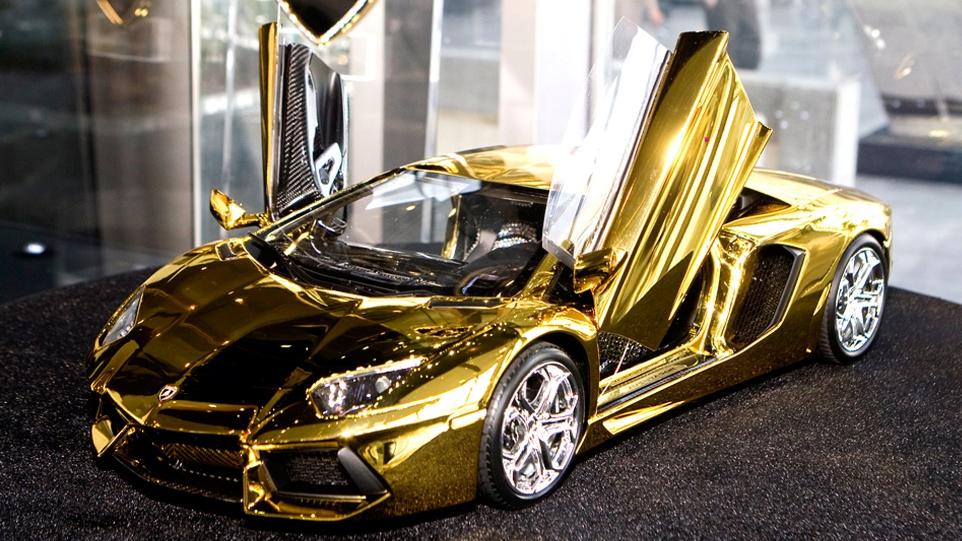 Gold Car Wallpaper - Gold Car - HD Wallpaper 