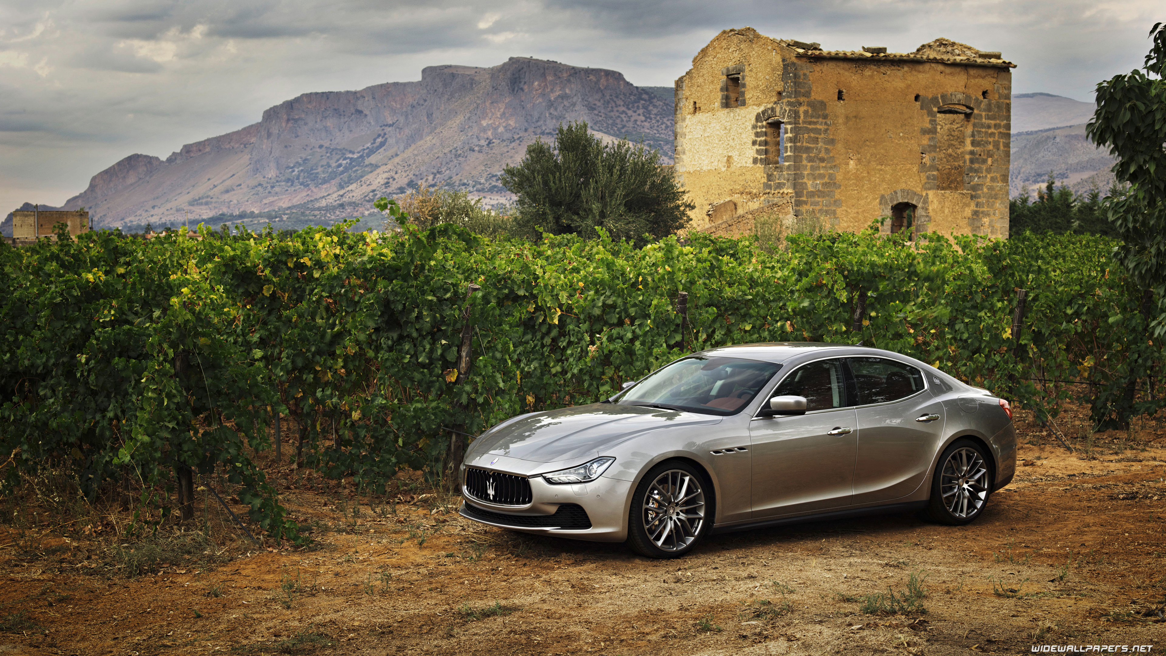 Maserati Ghibli S Q4 Car Wallpapers 
 Data-src /w/full/e/1/f/14021 - Maserati Ghibli Q4 2017 - HD Wallpaper 
