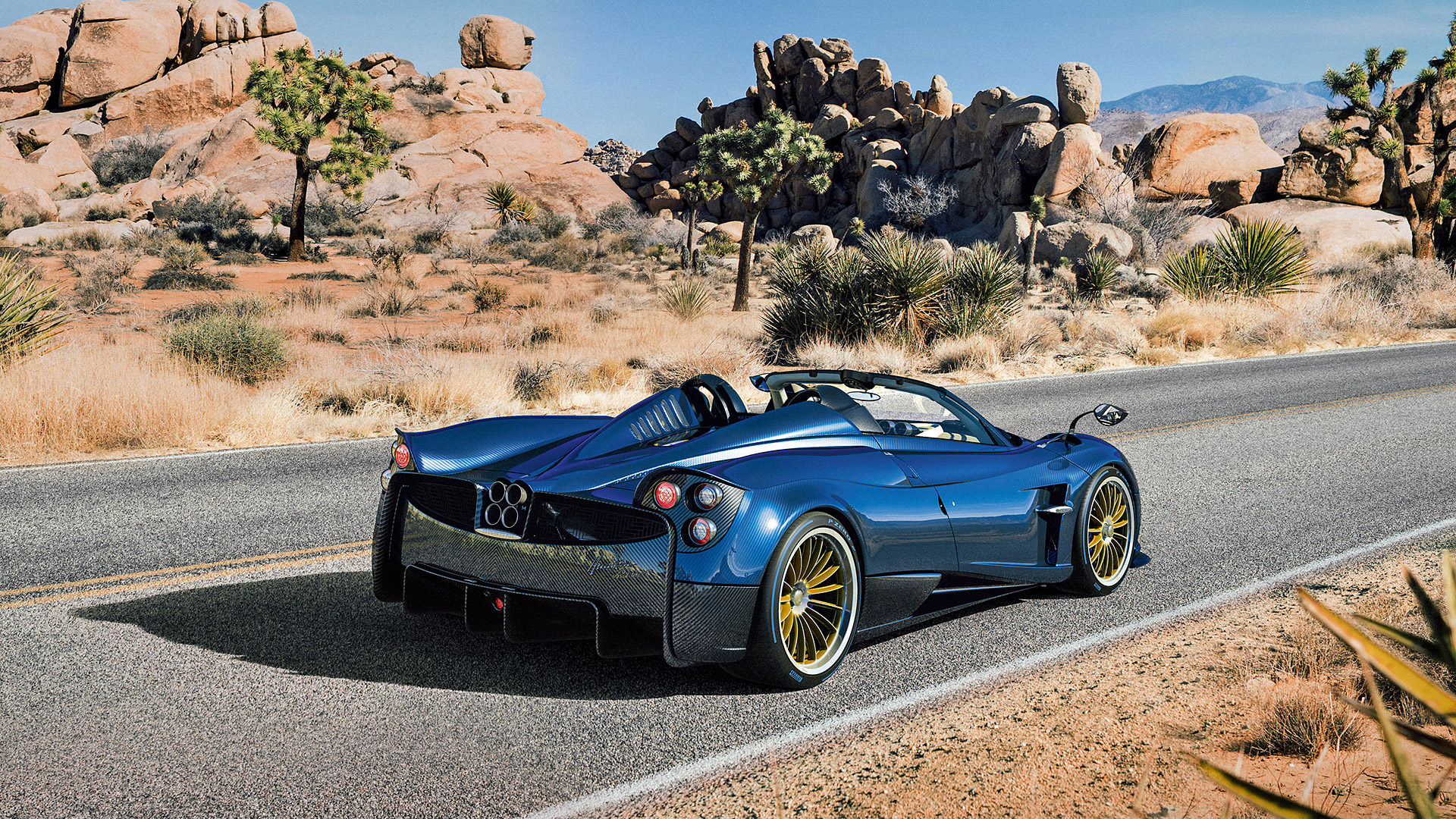 Pagani Huayra Roadster - HD Wallpaper 