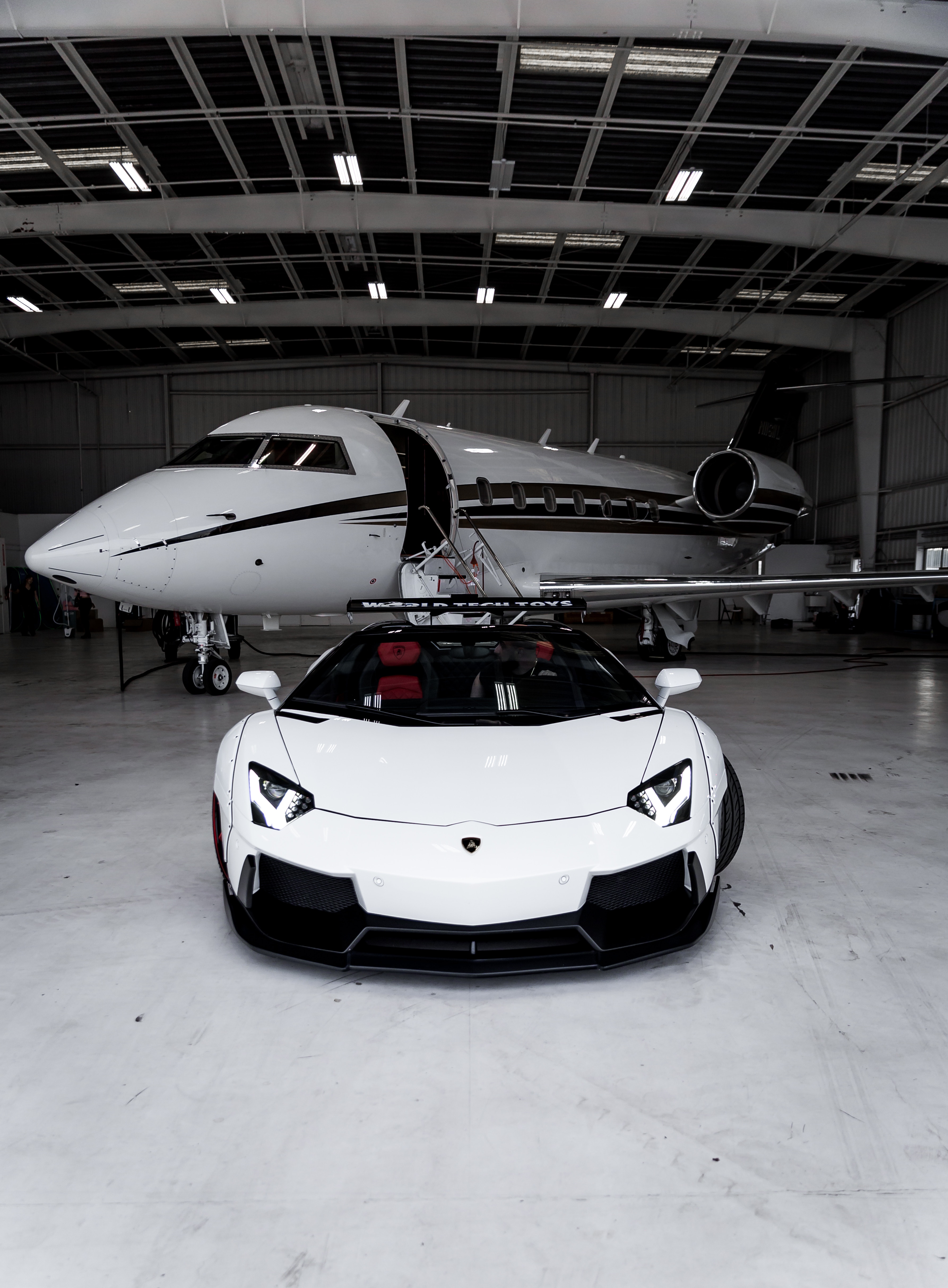 Wallpaper Lamborghini Aventador, Lamborghini, Plane, - Private Jet Wallpaper Iphone - HD Wallpaper 