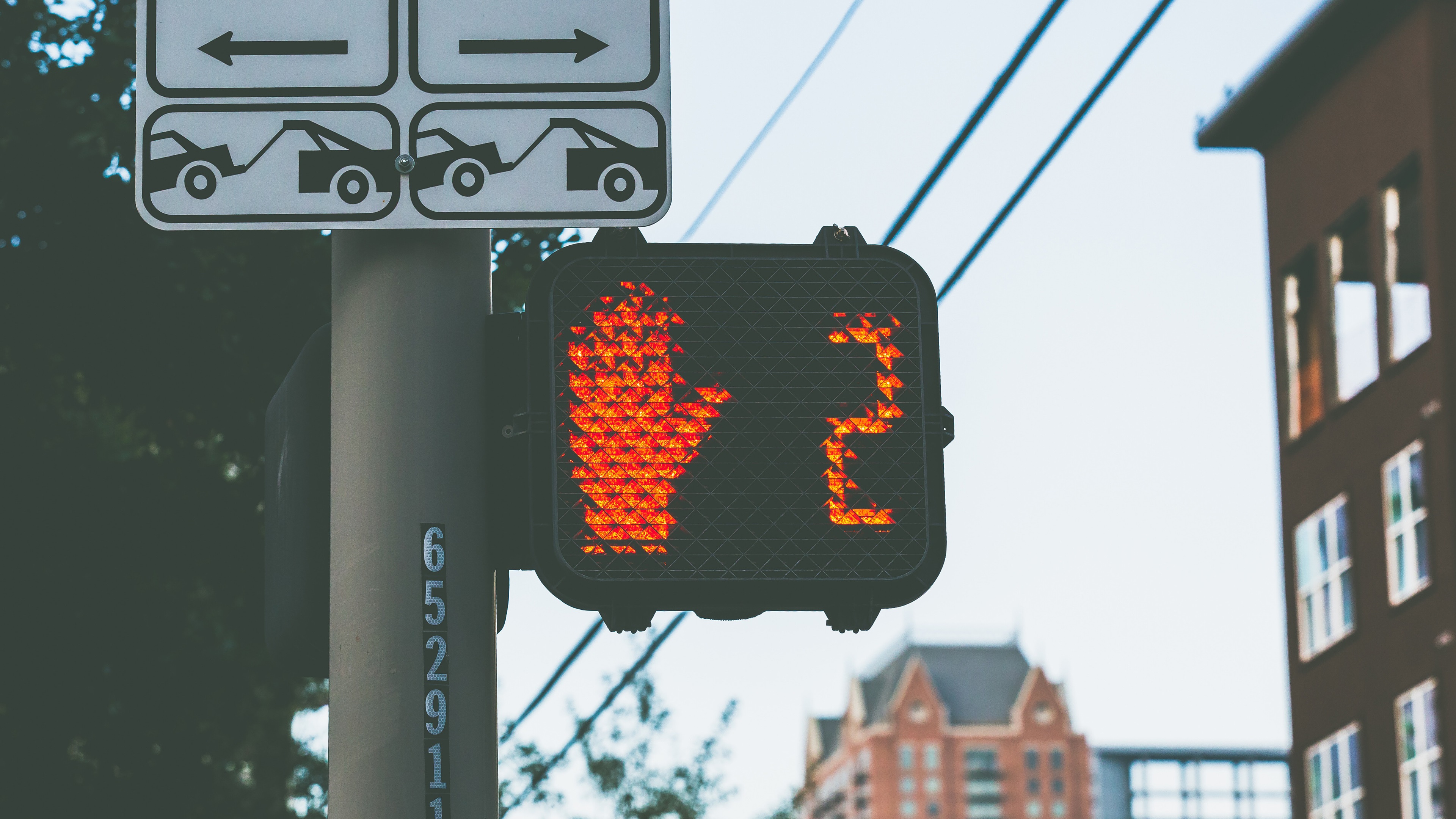 Wallpaper Traffic Light, City, Wire, Dusk - Wallpaper - HD Wallpaper 