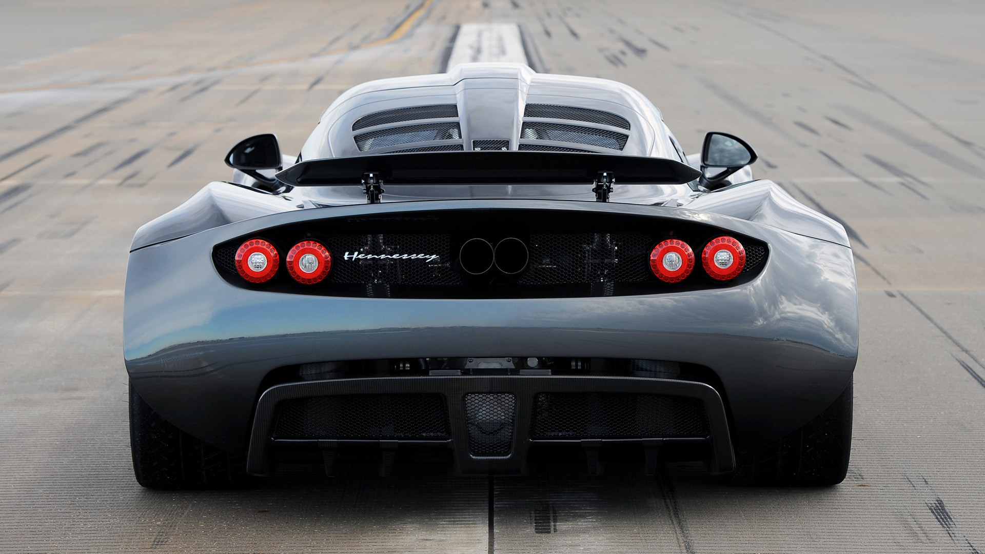 Hd - Car Speed In Back - HD Wallpaper 
