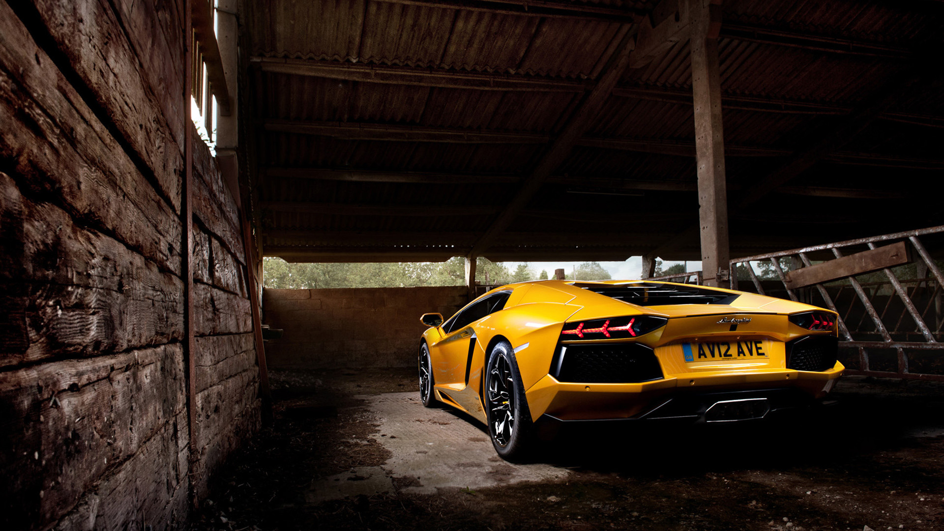Black And Yellow Lamborghini Wallpaper 4 Background - Yellow Lamborghini Wallpaper Hd - HD Wallpaper 