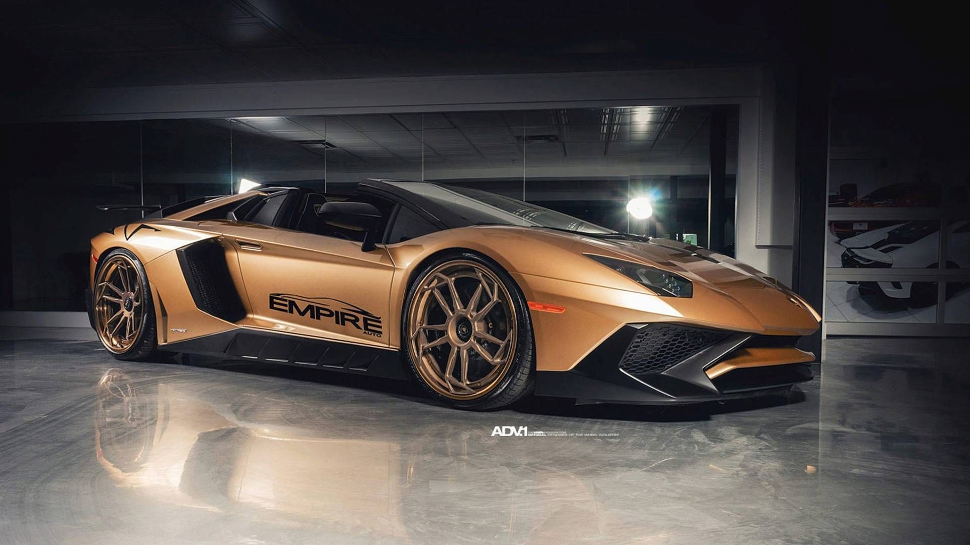 Uae Shuts Accounts Of Maltese Tycoon Accused Of Journalist - Matte Black Gold Lamborghini - HD Wallpaper 