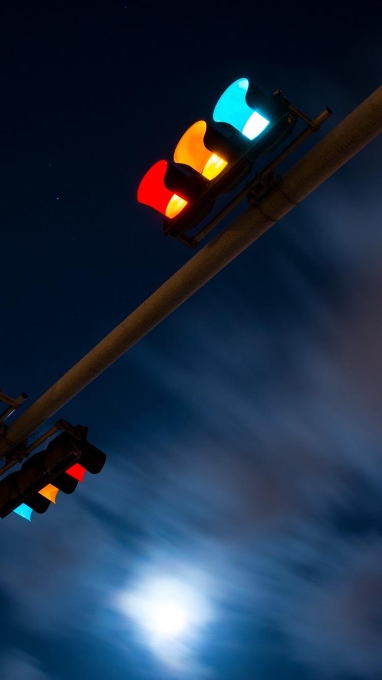 Iphone Wallpaper Night, Traffic Light, Clouds, Moon - Traffic Light Iphone - HD Wallpaper 