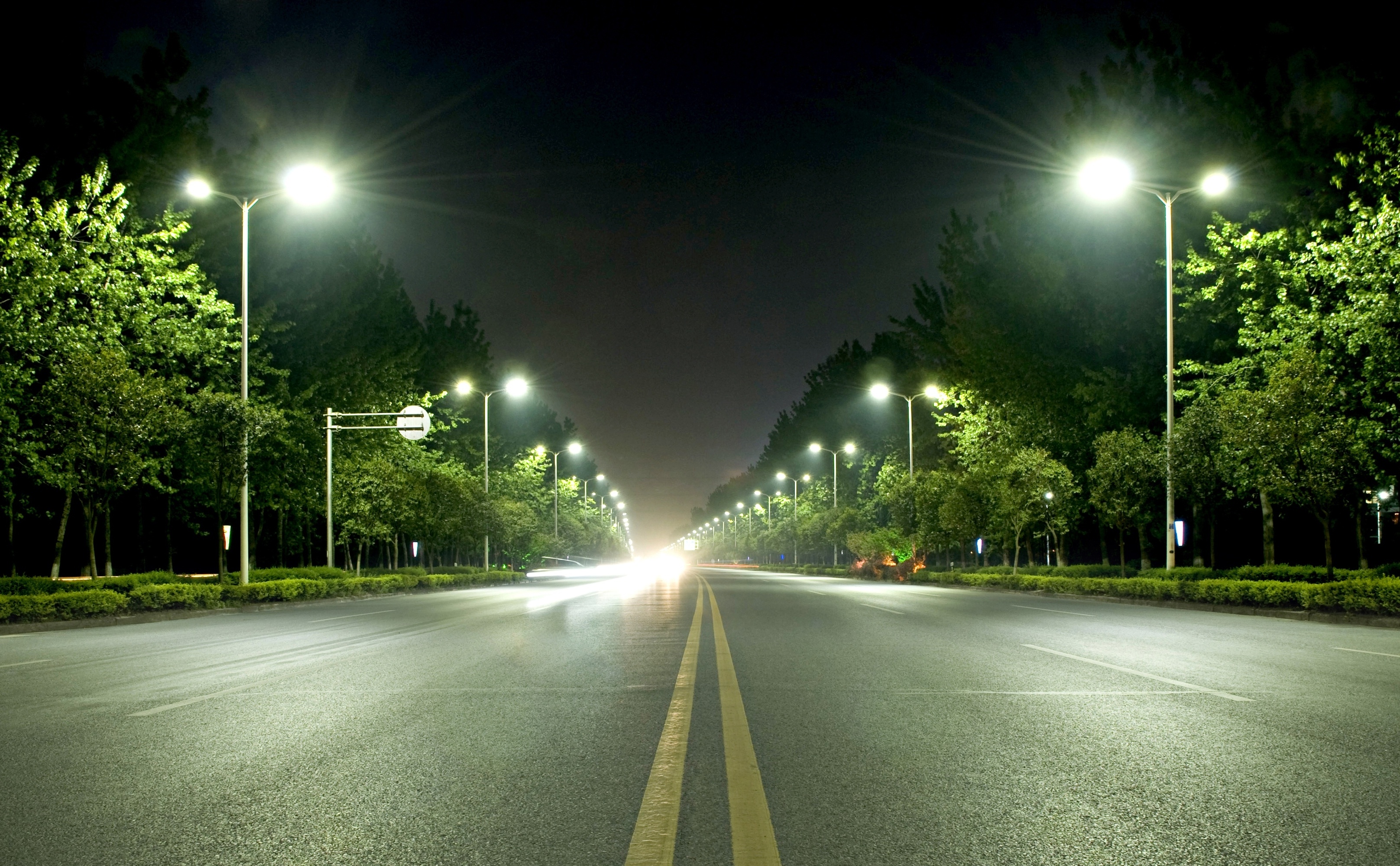 Road & Street Light - HD Wallpaper 
