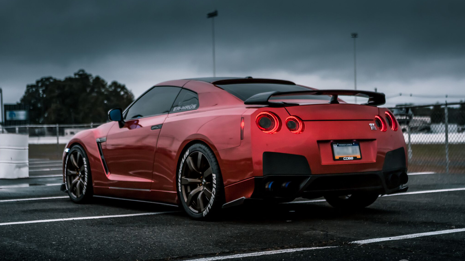 1920x1080, Red Nissan Gtr In 4k Uhd Car Wallpaper - Nissan Gtr