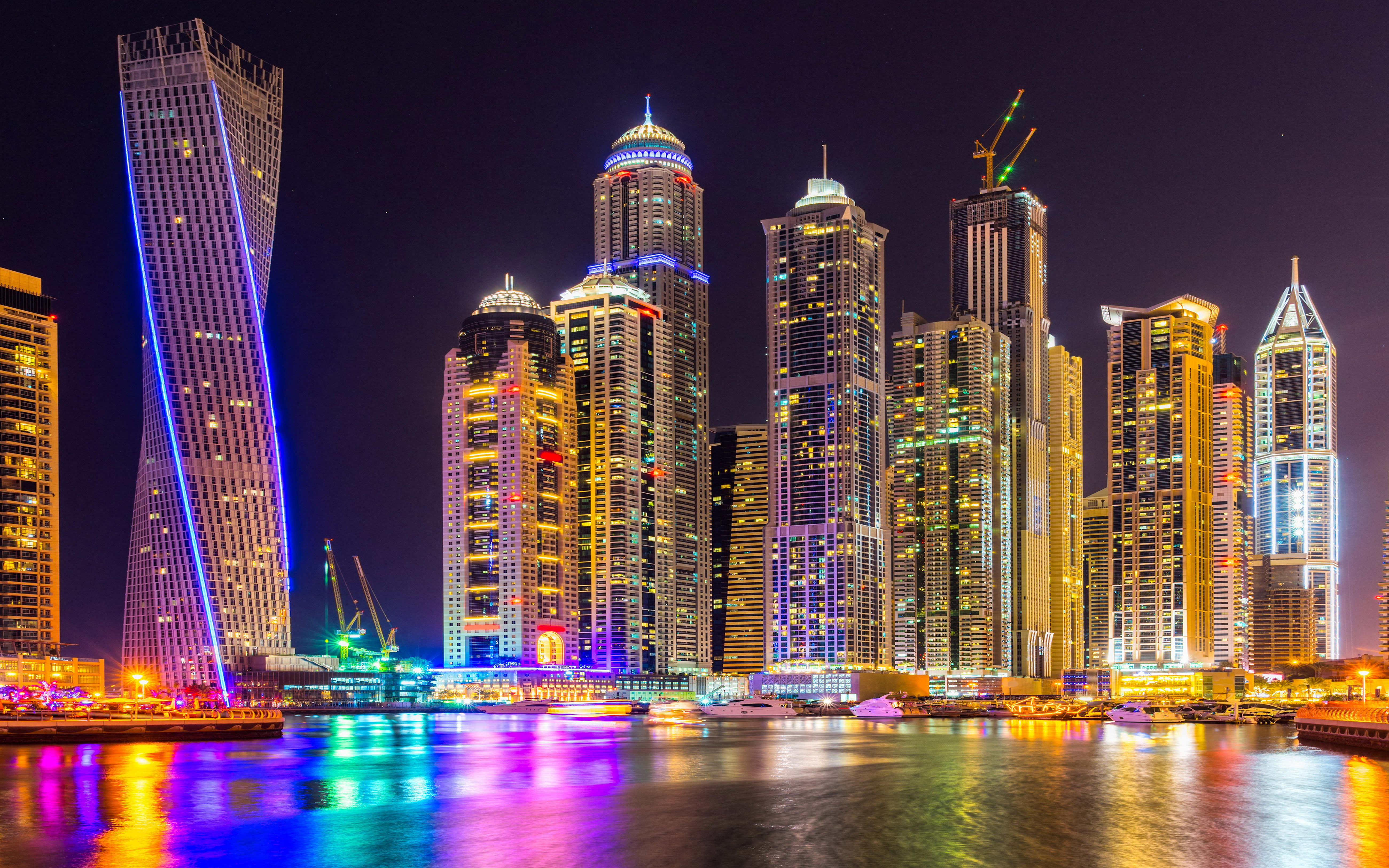 Dubai Skyscraper At Night - HD Wallpaper 