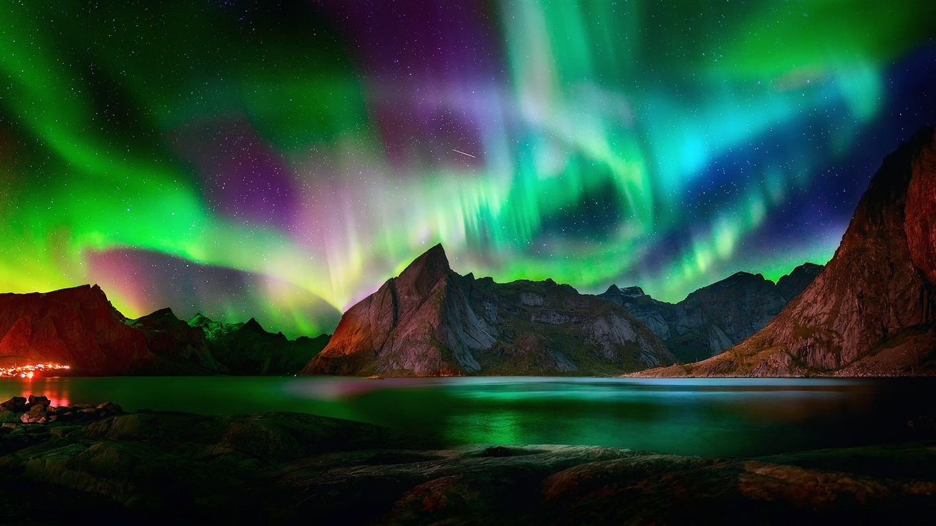 Aurora Borealis - HD Wallpaper 