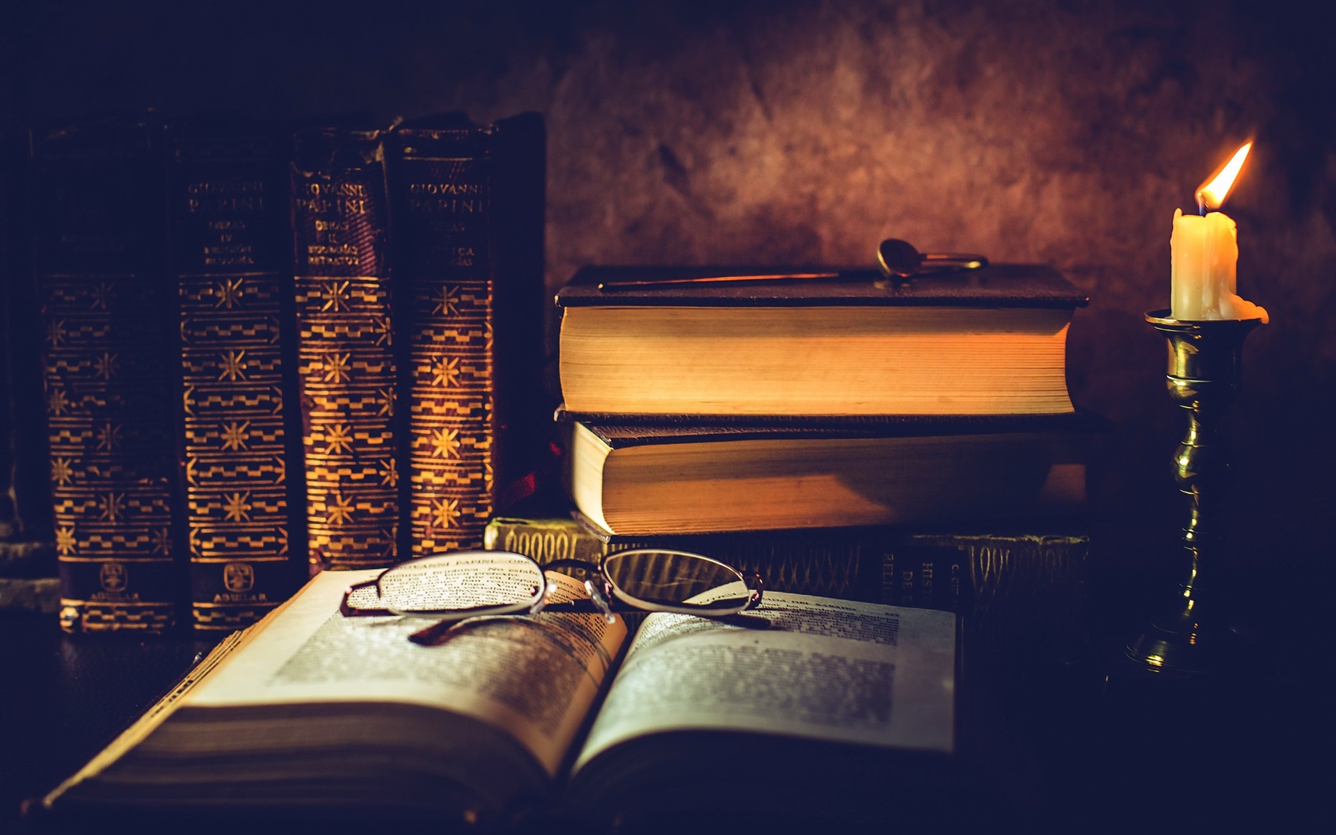 Wallpaper Books, Glasses, Candles - Livros E Velas - HD Wallpaper 