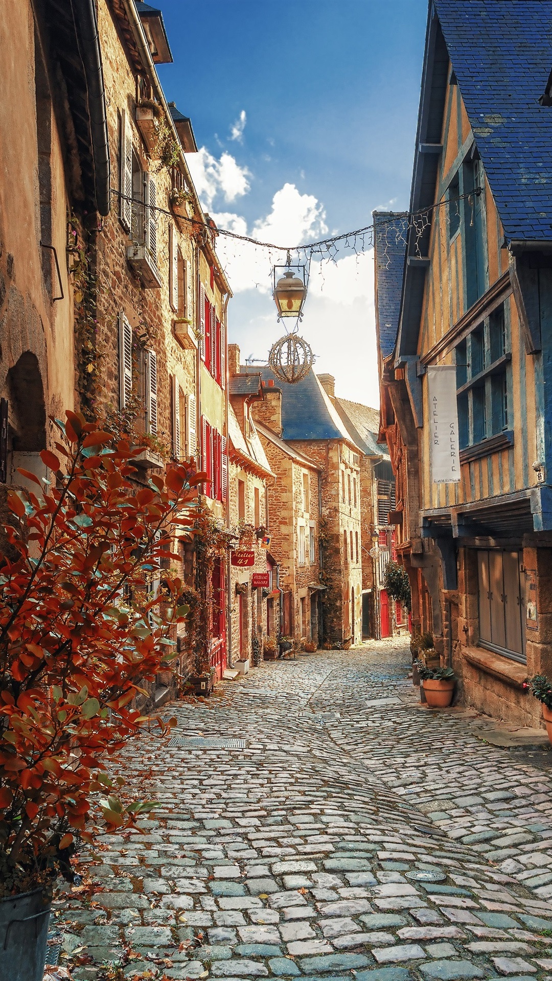 Iphone Wallpaper Brittany, Dinan, France, City, Houses, - Dinan Automne - HD Wallpaper 