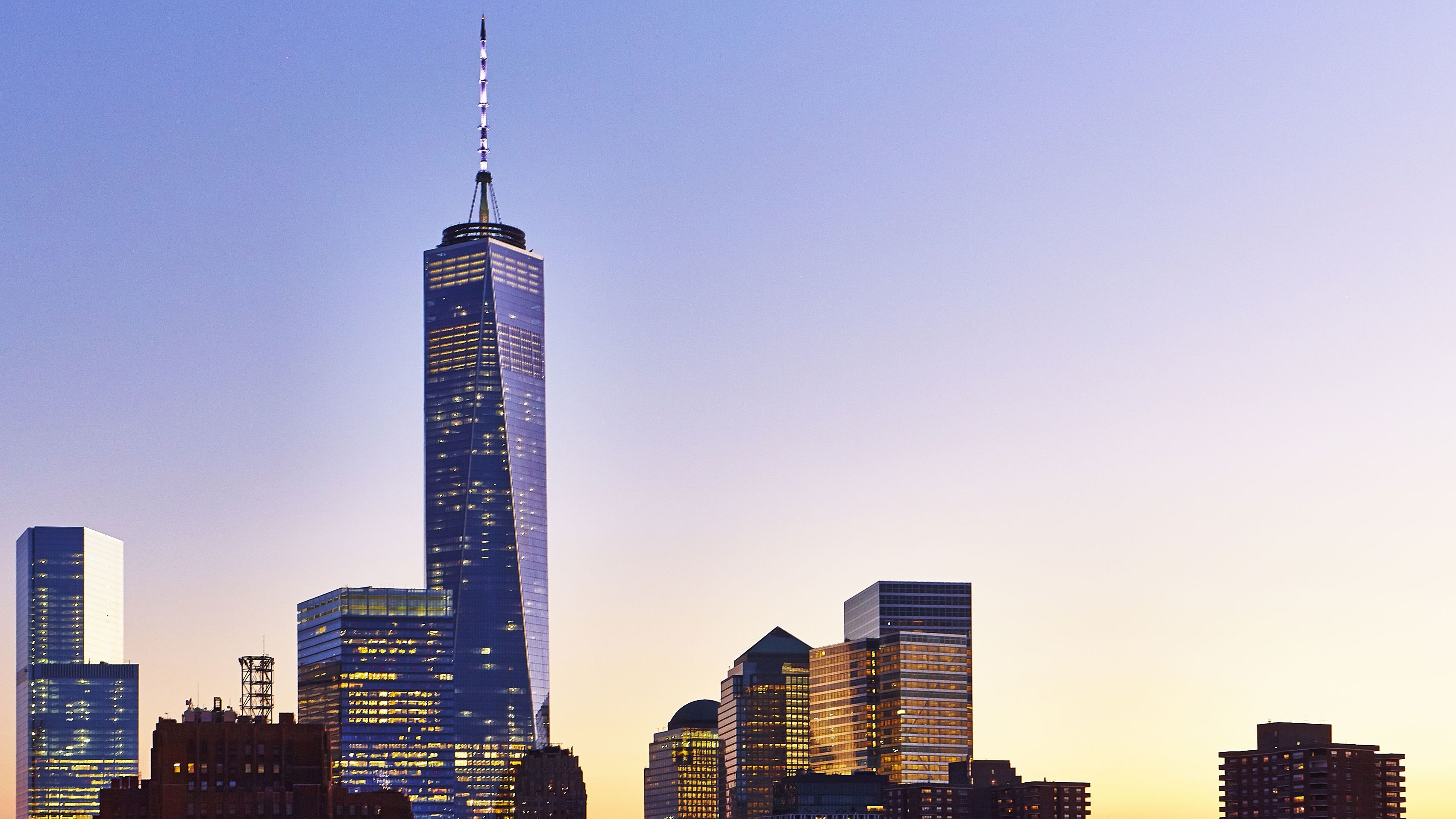 One World Trade Center - Twin Towers Next To One World Trade Center - HD Wallpaper 