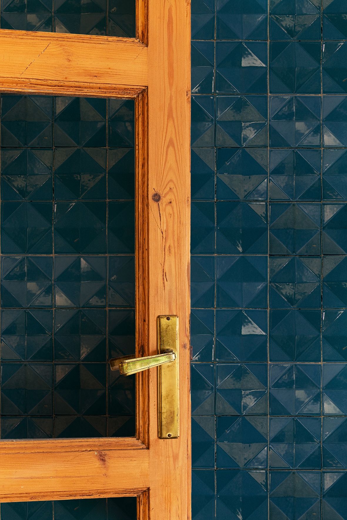 Espejismo Modernista Noche Liso Wallpaper By Elena - Plywood - HD Wallpaper 