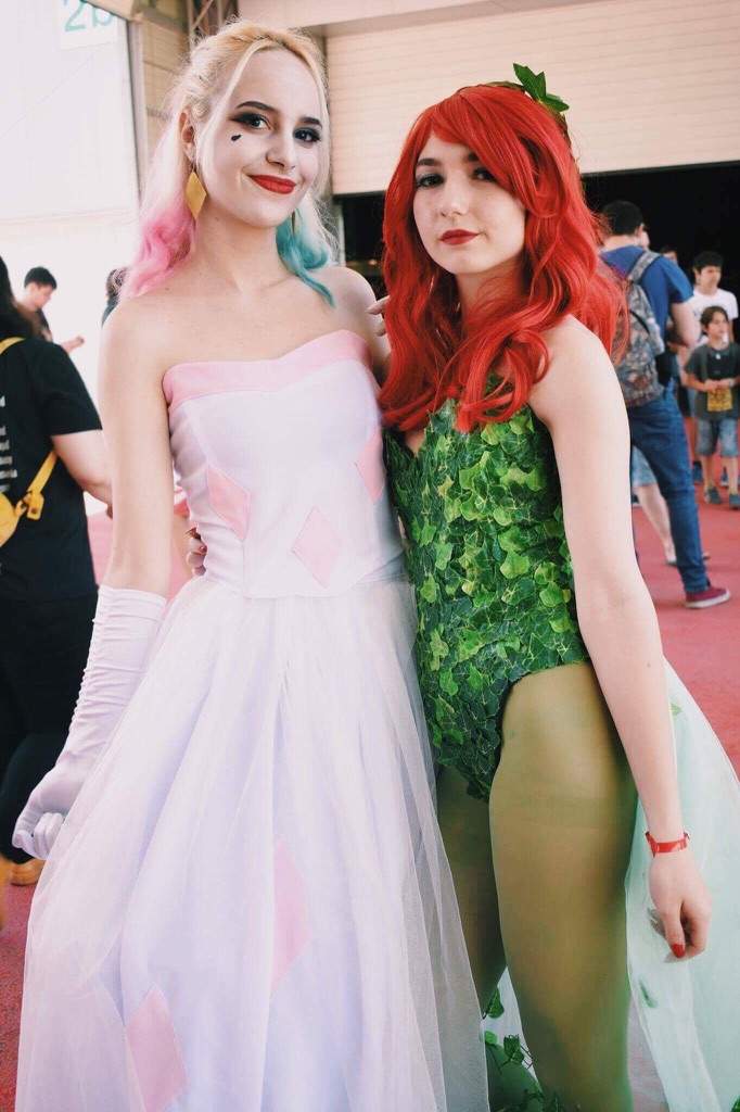 Poison Ivy And Harley Quinn Wedding - HD Wallpaper 