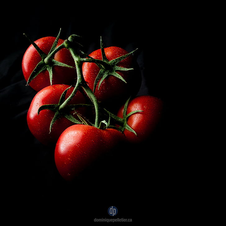 Photo Of Five Red Tomatoes, Black, Fruit, Légume, Noir, - Tomato Black - HD Wallpaper 