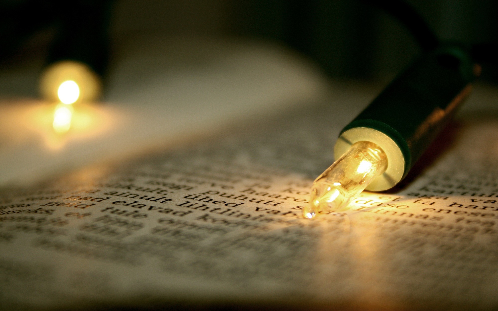 Book Wallpaper Christmas - HD Wallpaper 