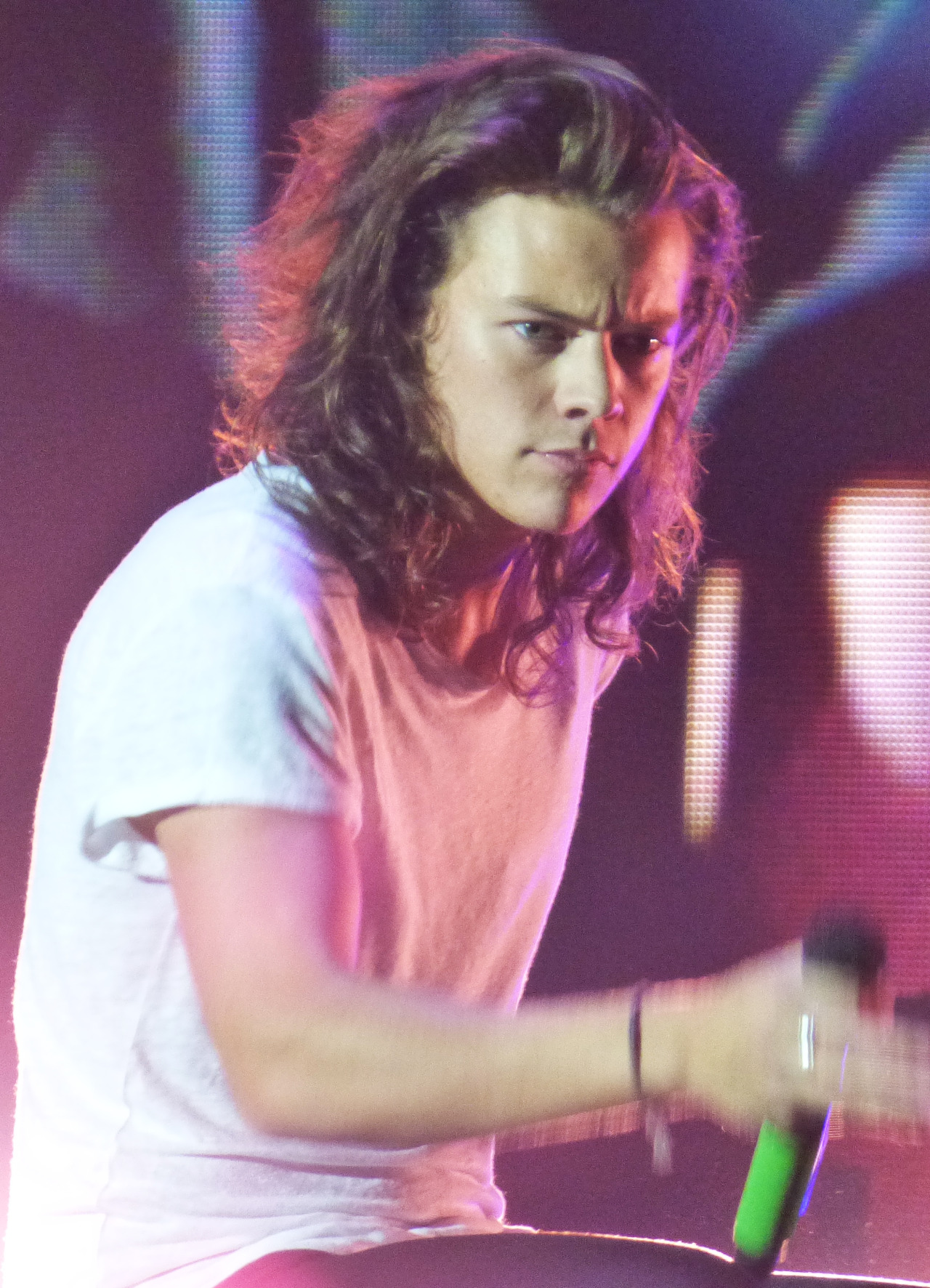 Otra Tour - Pink Harry Styles - HD Wallpaper 