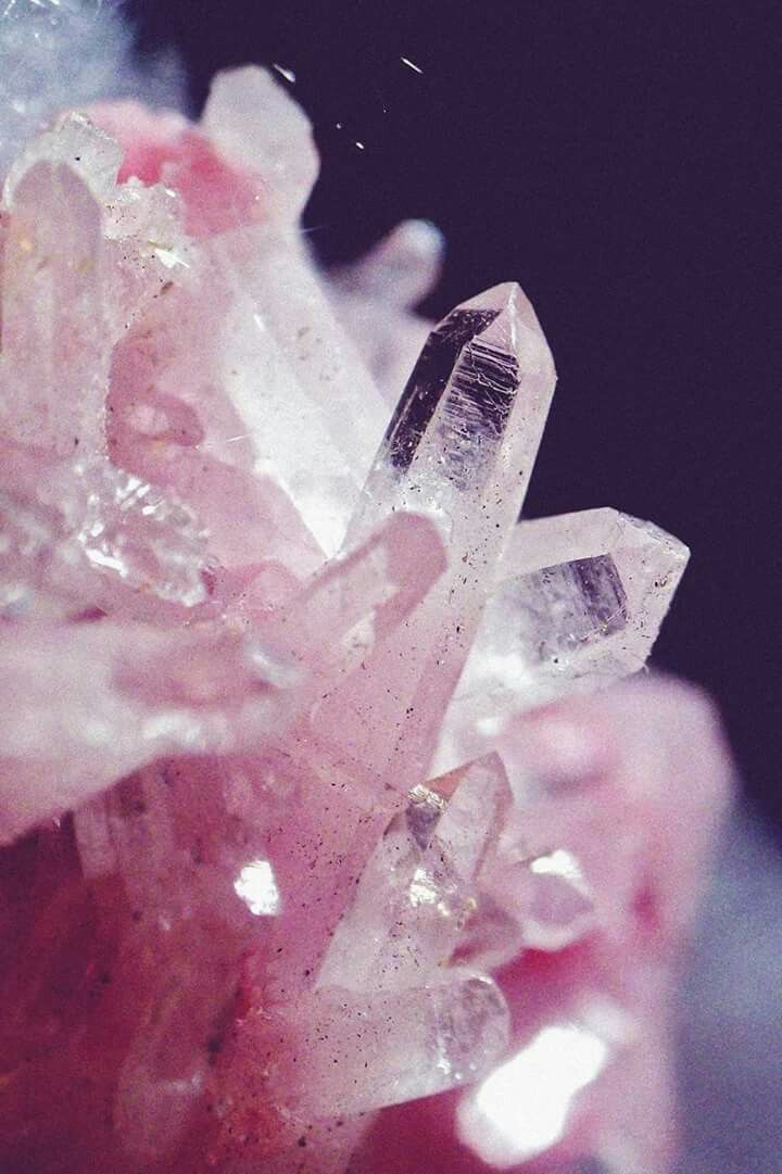 Quartz Crystal Wallpaper - Rose Quartz - HD Wallpaper 