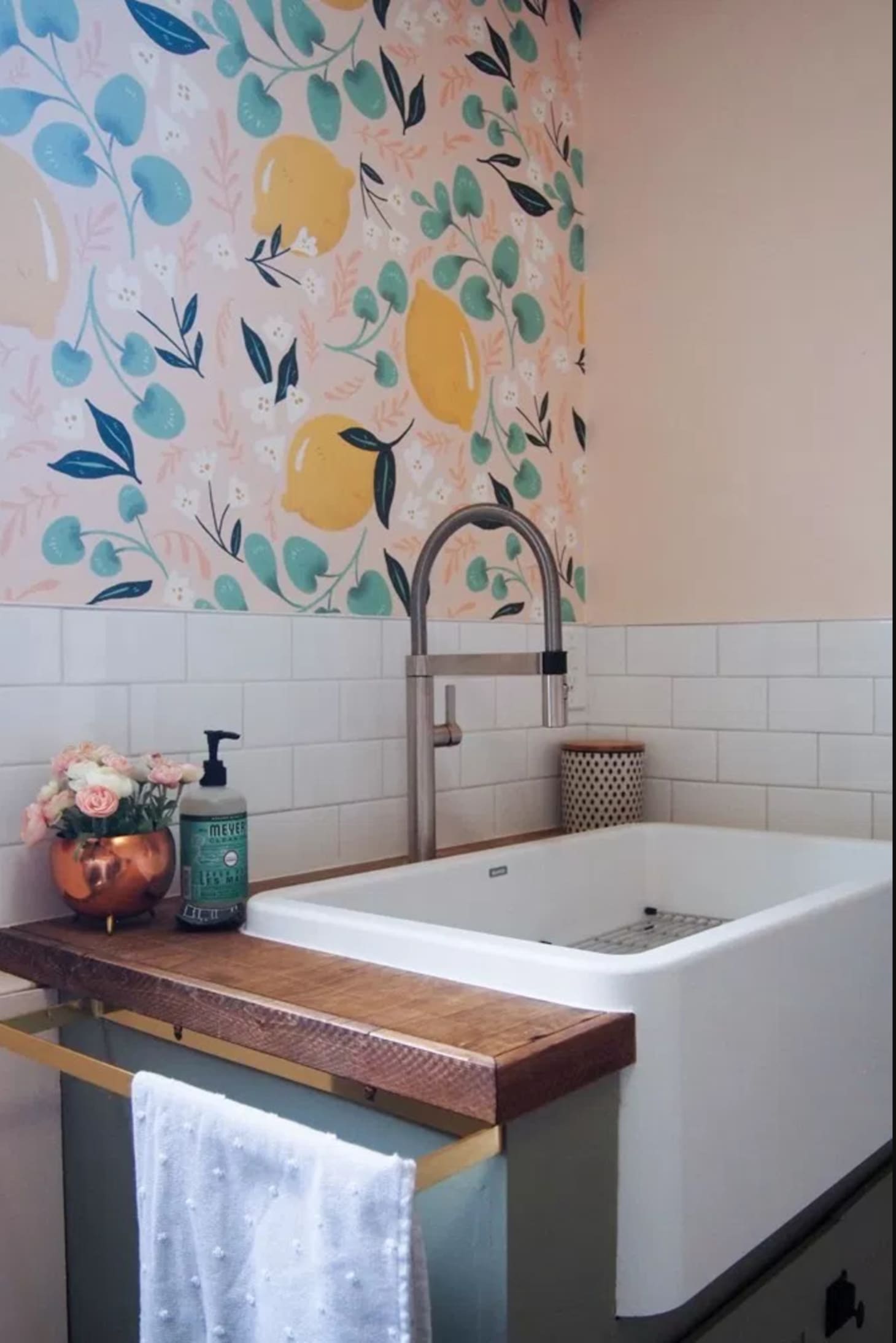 Laundry Room - HD Wallpaper 