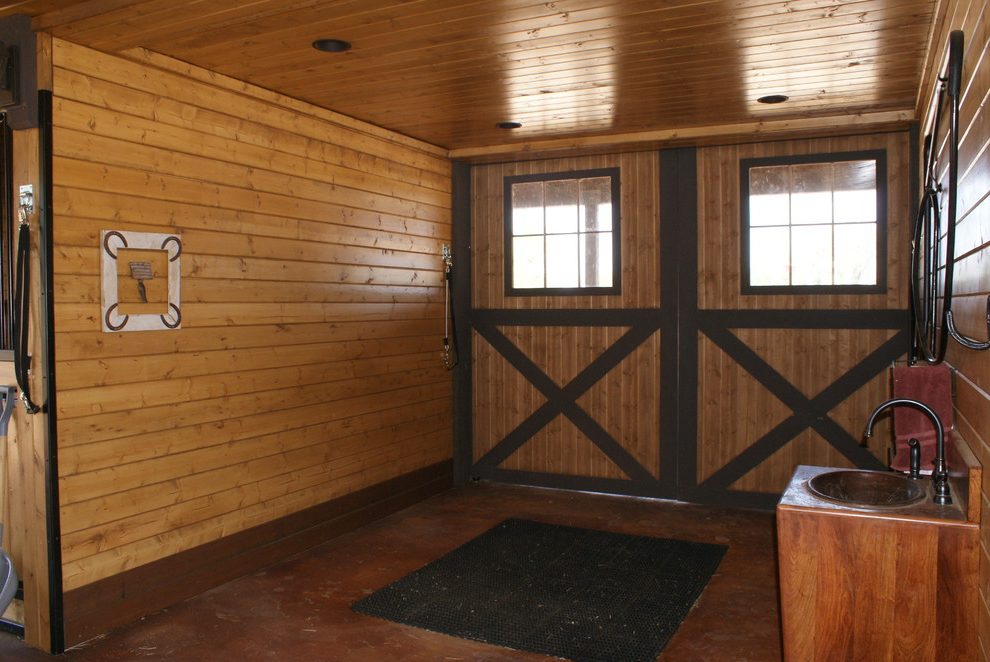 Austin European Laundry With Traditional Wall Panels - Plank - HD Wallpaper 