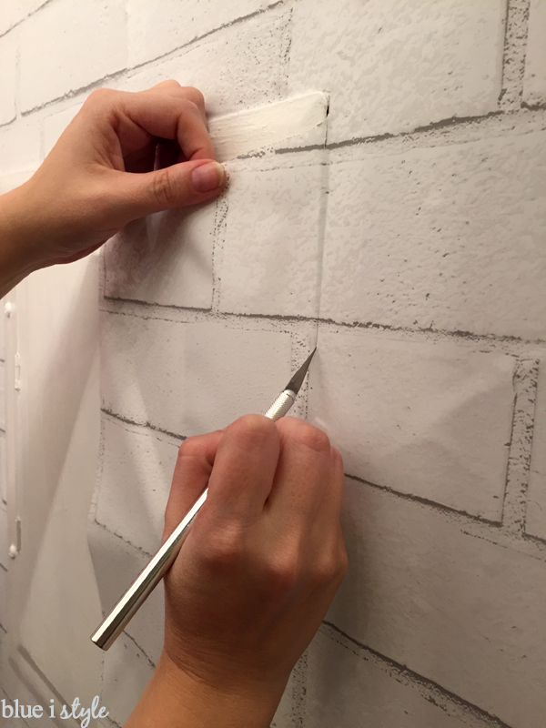 Installing Temporary Wallpaper Around Fixtures And - Writing - HD Wallpaper 