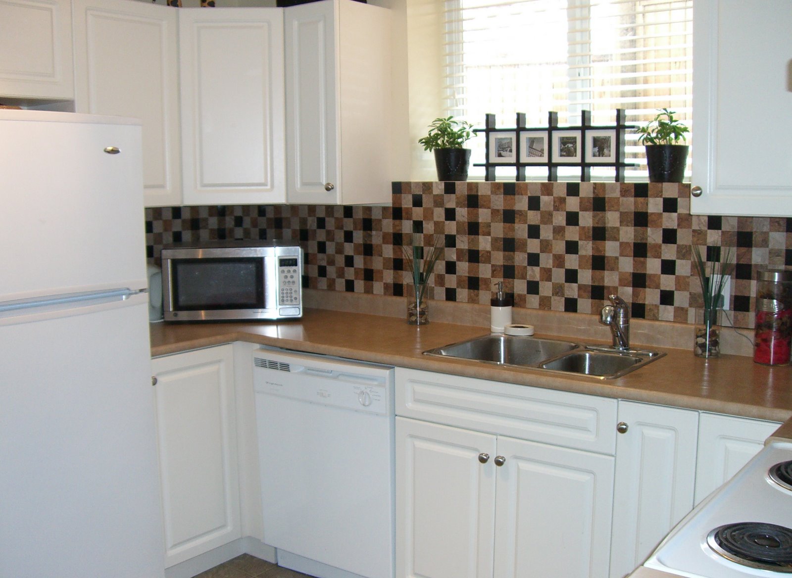 Brown And Light Brown Astounding Peel And Stick Backsplash - Tile - HD Wallpaper 