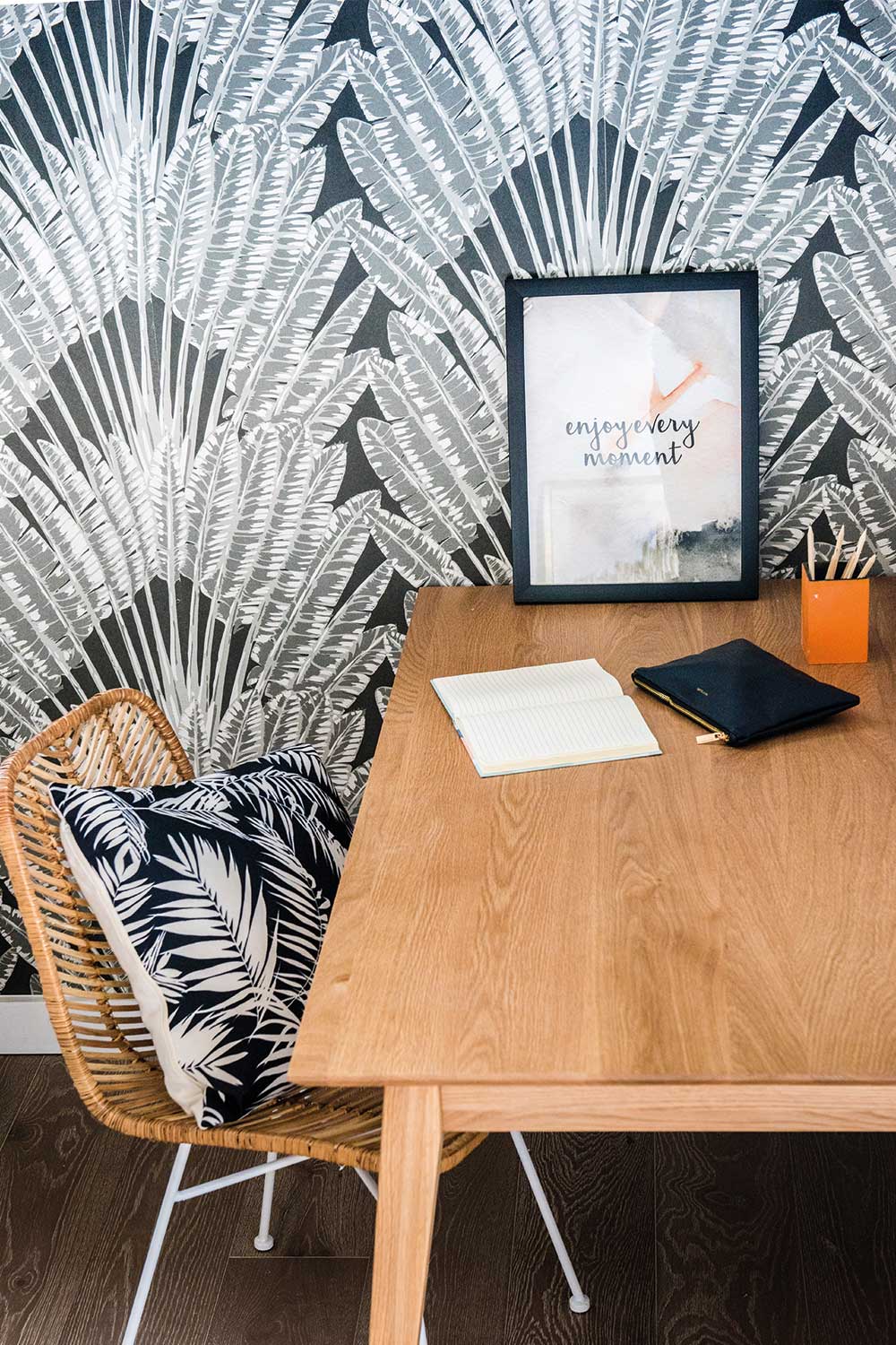 Chair - HD Wallpaper 