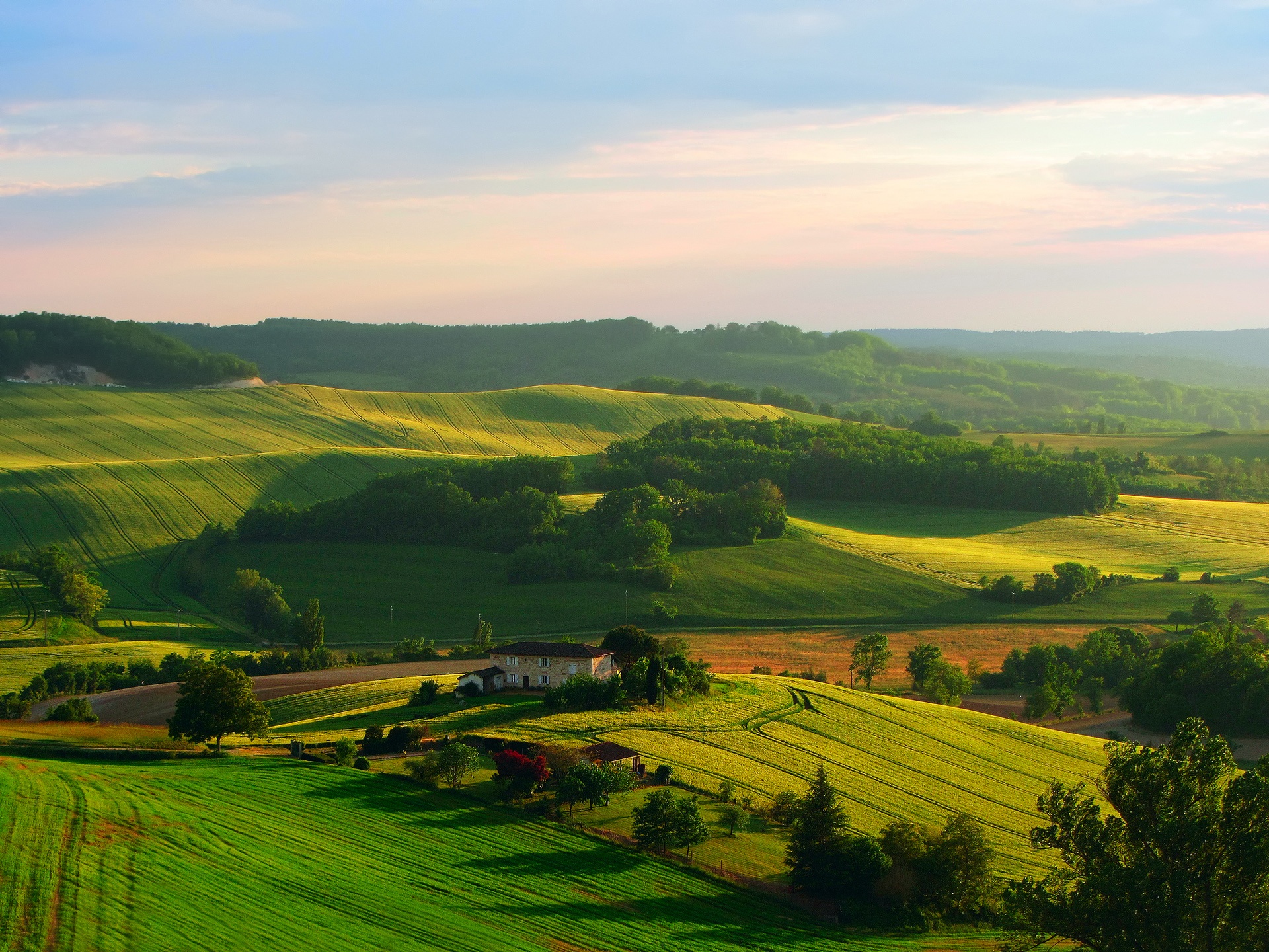 Wallpaper Beautiful Home Town, Fields, Hills, House, - Beautiful Home In Hills - HD Wallpaper 