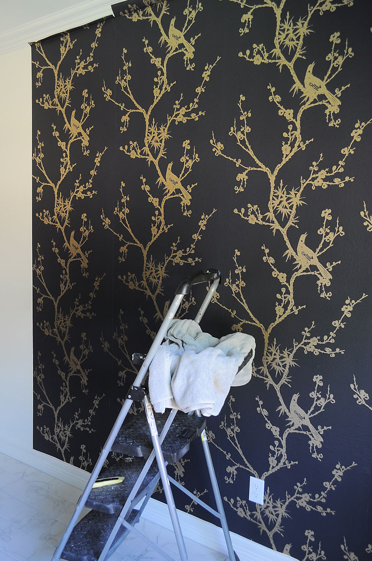 Step By Step Tutorial For How To Place Vinyl Wallpaper - Wall - HD Wallpaper 