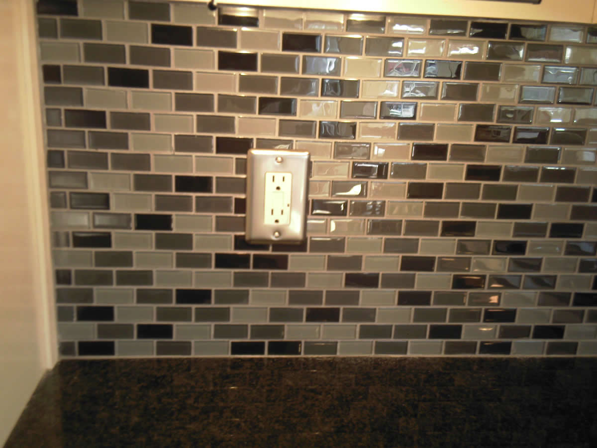 Brown Mosaic Kitchen Tile - HD Wallpaper 