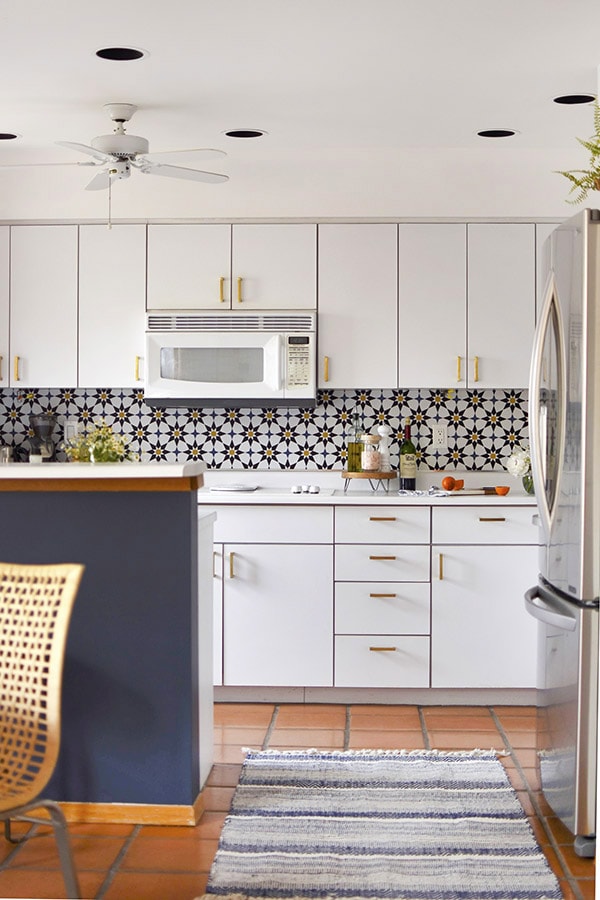 Learn How To Do A Budget Friendly Kitchen Makeover - Kitchen - HD Wallpaper 